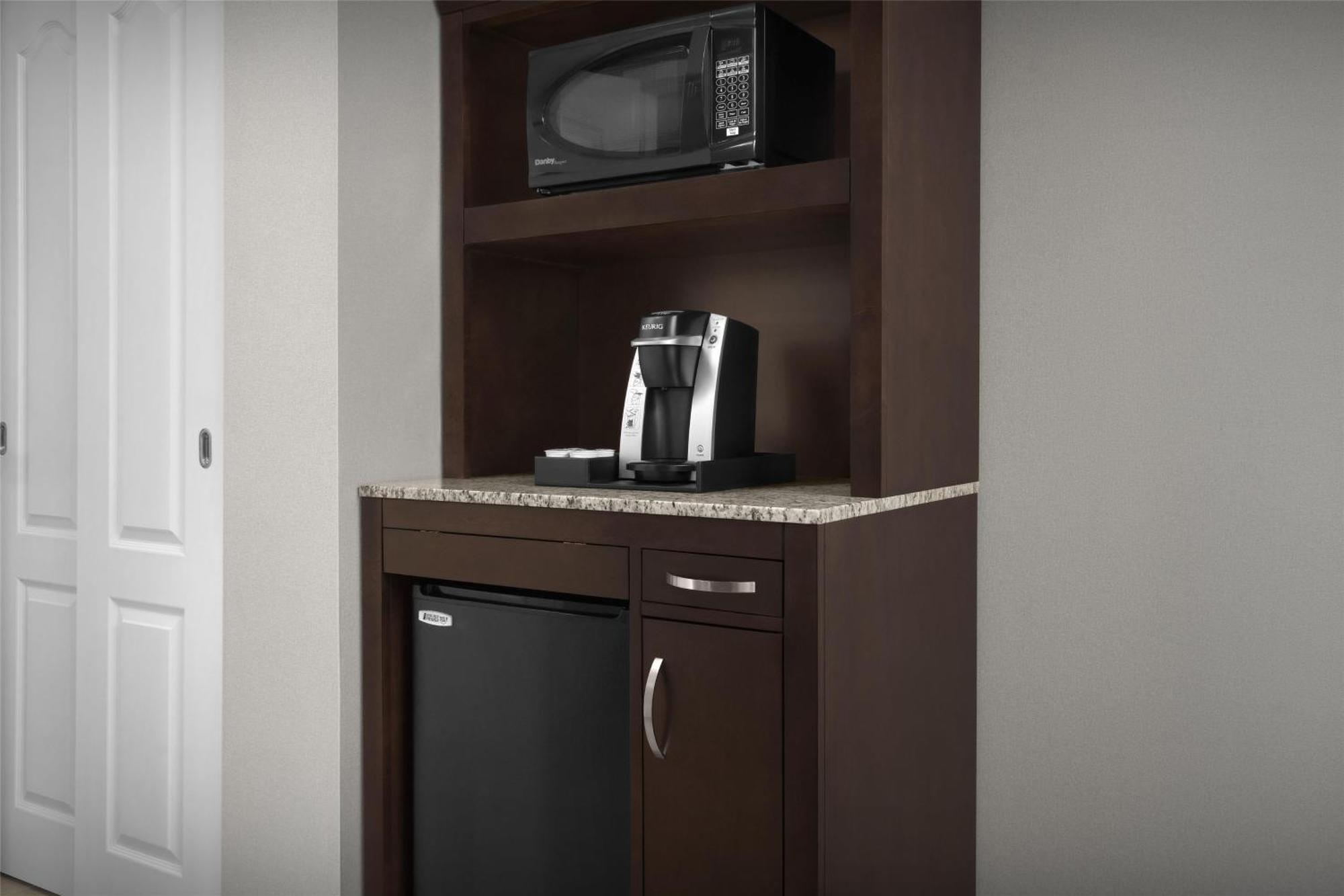 King Room Tub Mobility Hearing Access