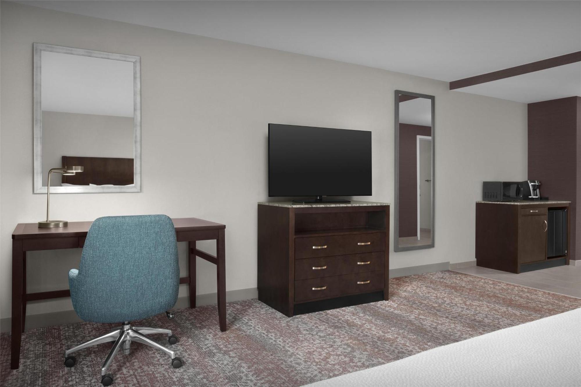 Queen Room Two Queen Beds Mobility Hearing Access