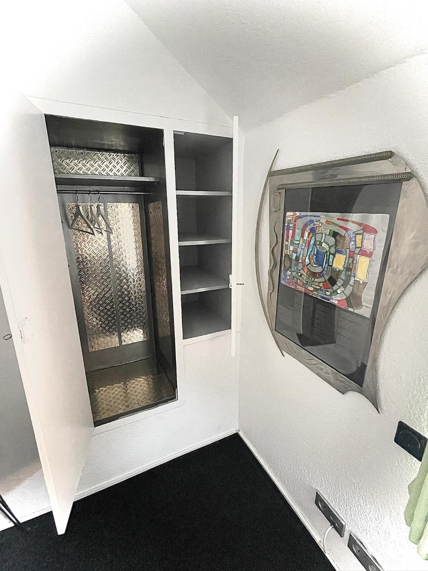 Single Room Shared Shower Toilet
