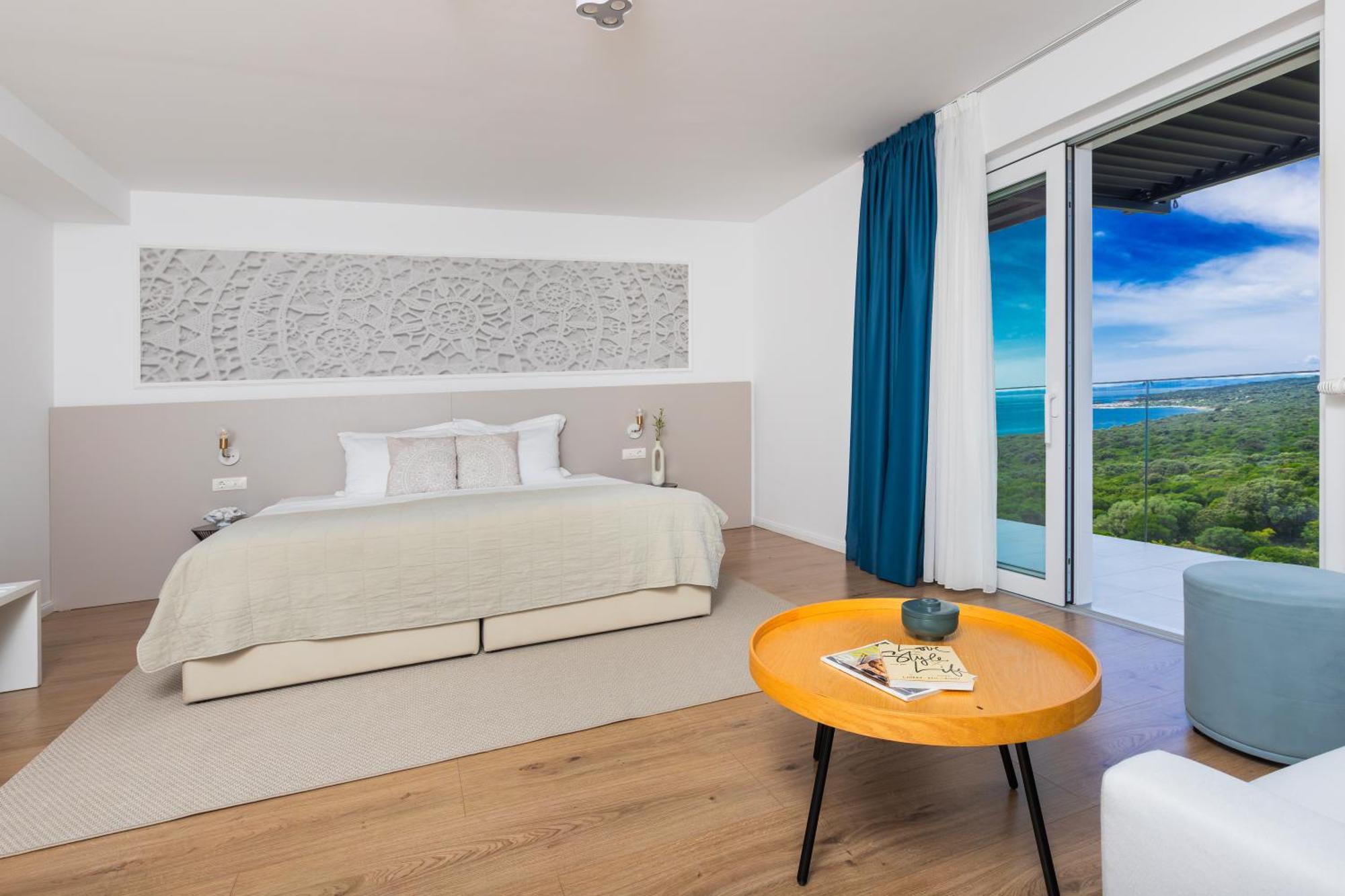 Deluxe Room Balcony Sea View