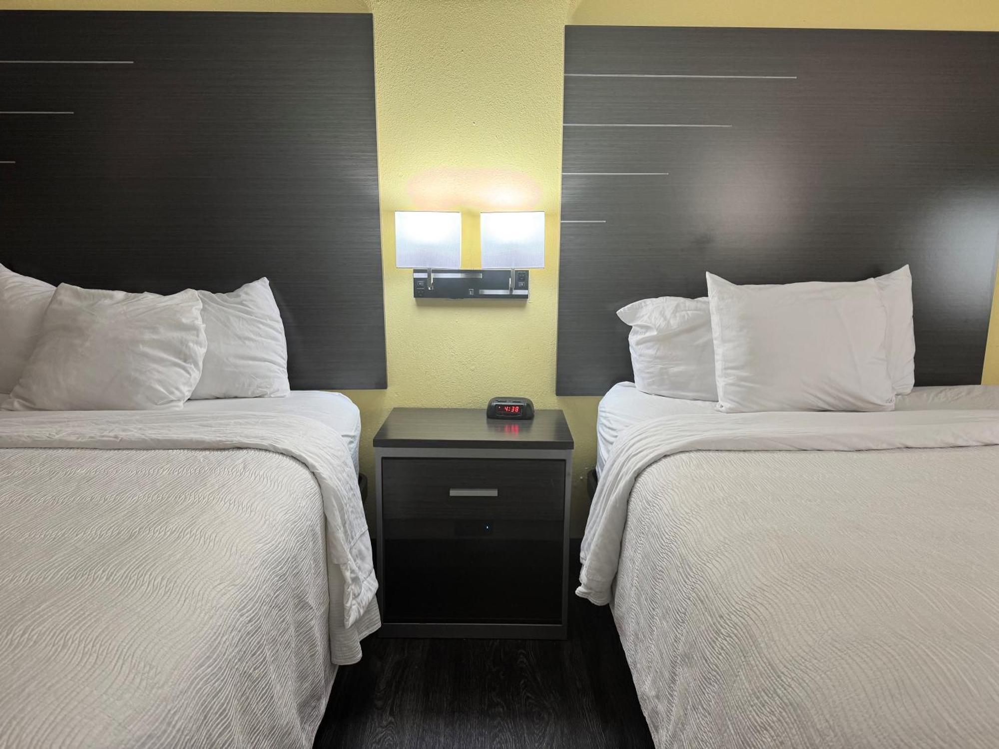 2 Queen Beds, Mobility Accessible Room, Bathtub w/ Grab Bars, Non-Smoking