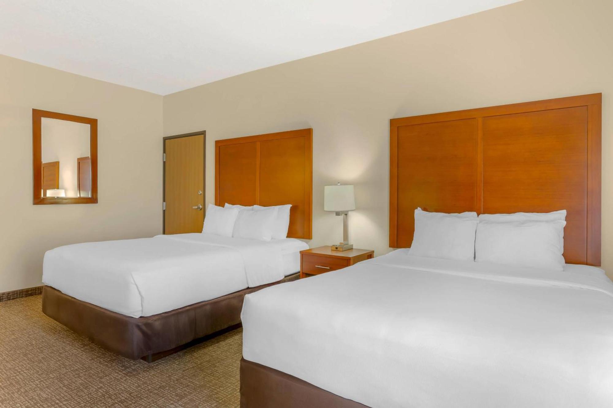 Queen Room with Two Queen Beds - Non-Smoking