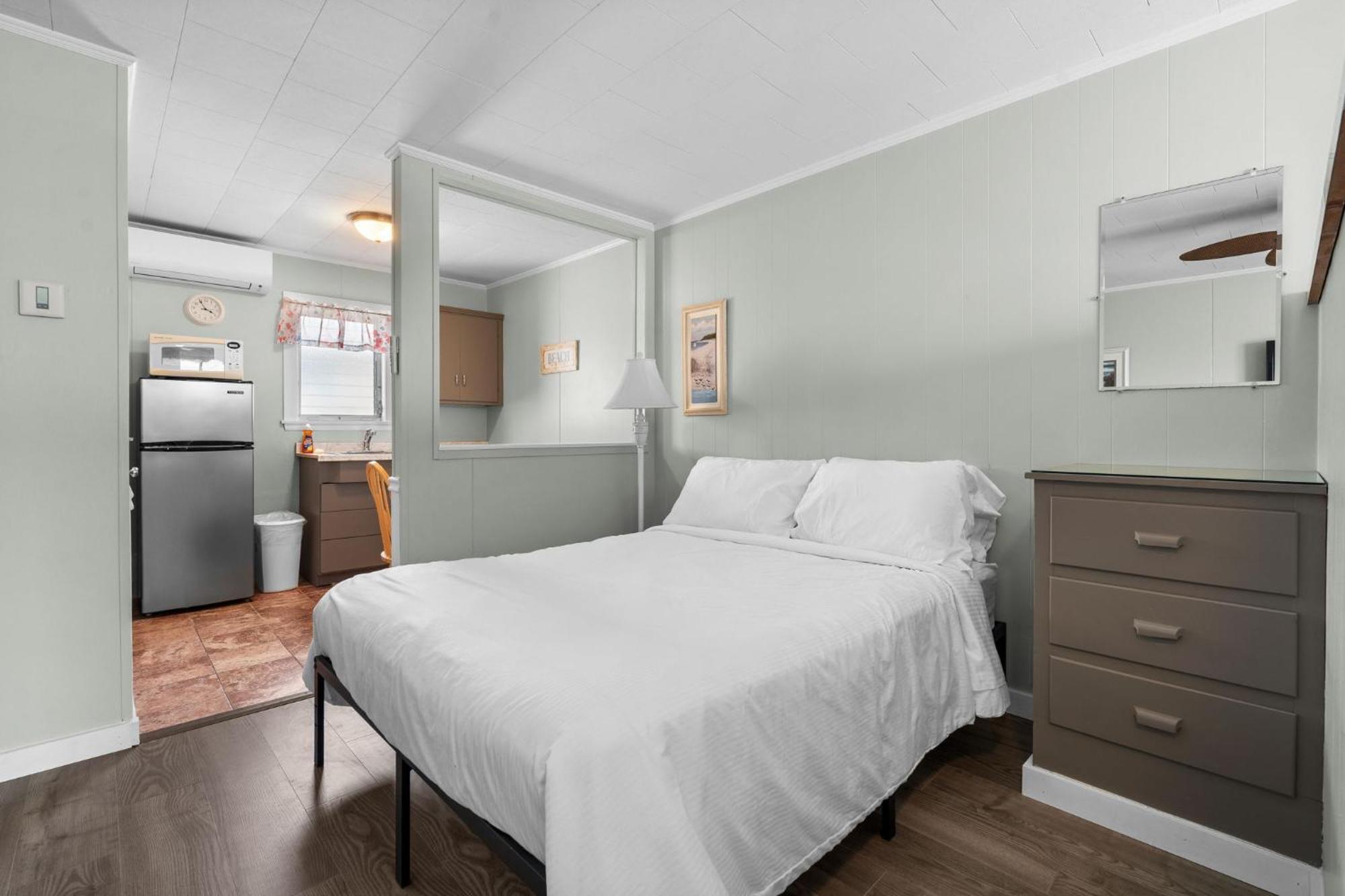 Two Queen Bed Kitchenette Family Friendly