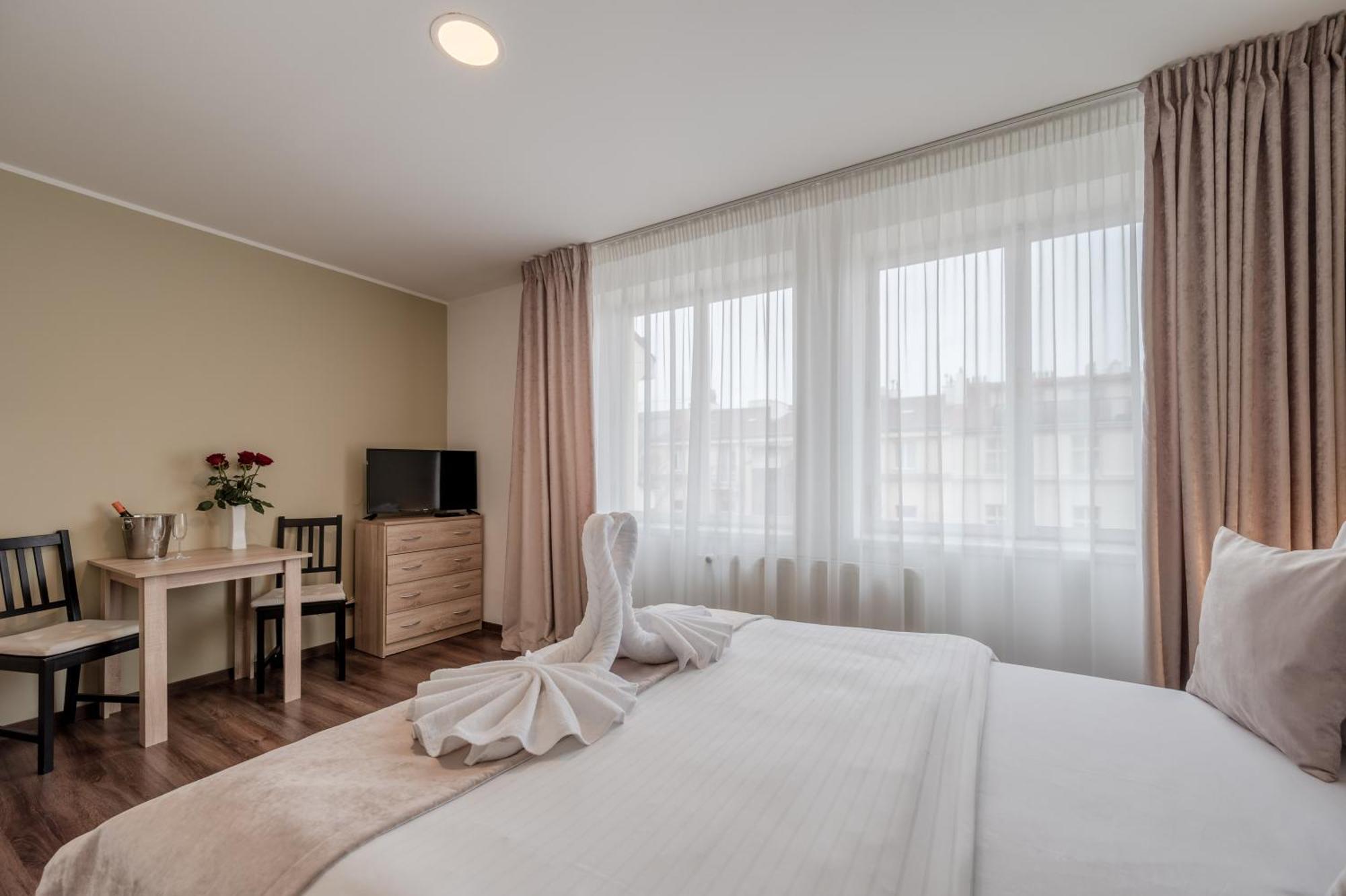 Double or Twin Room Private Bathroom