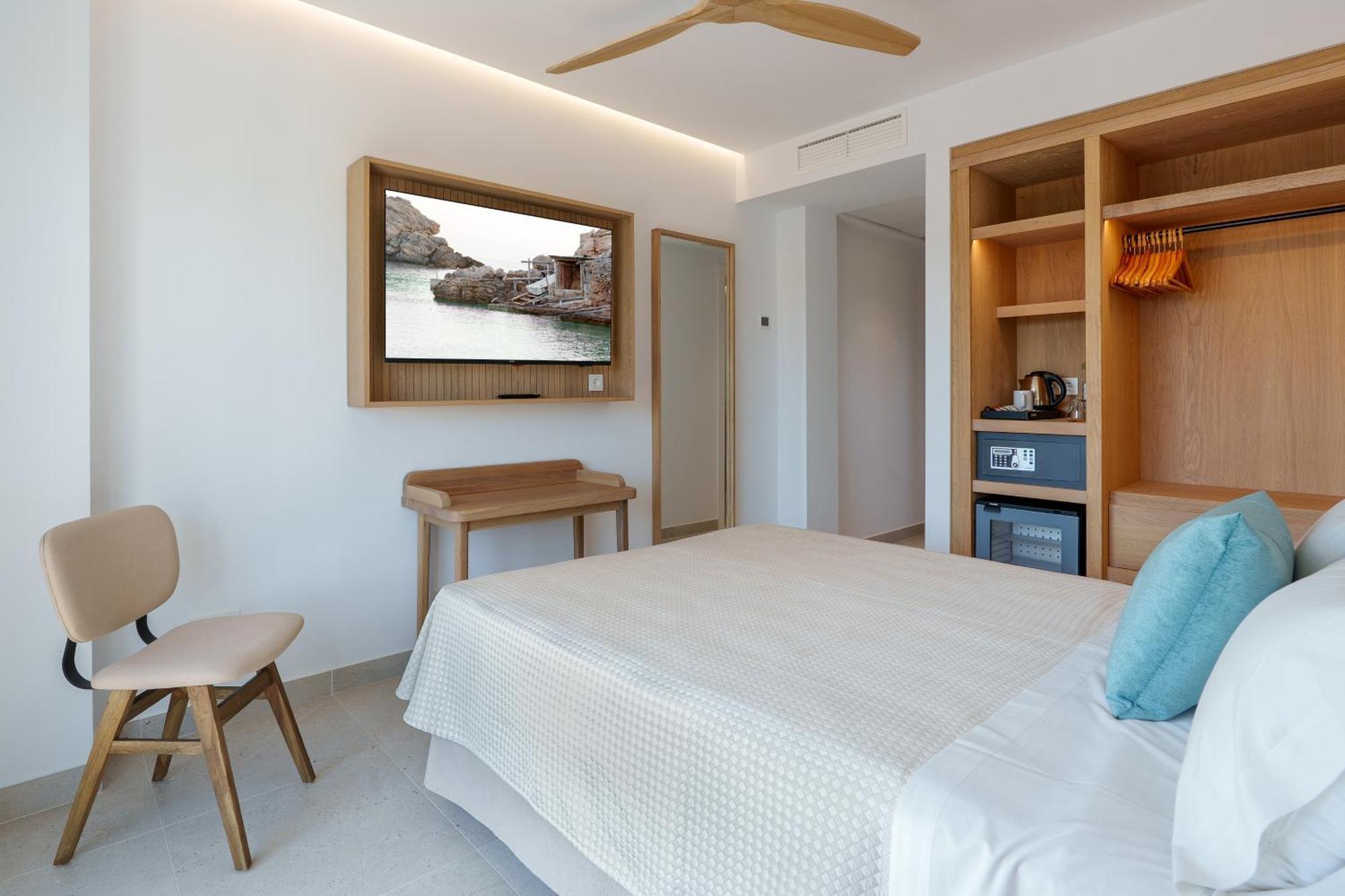 Single Room Balcony