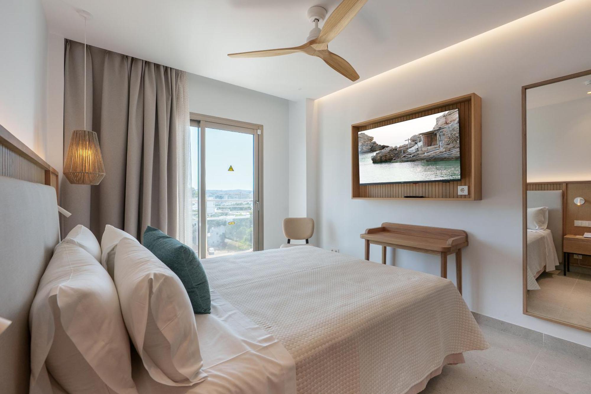 Single Room Balcony