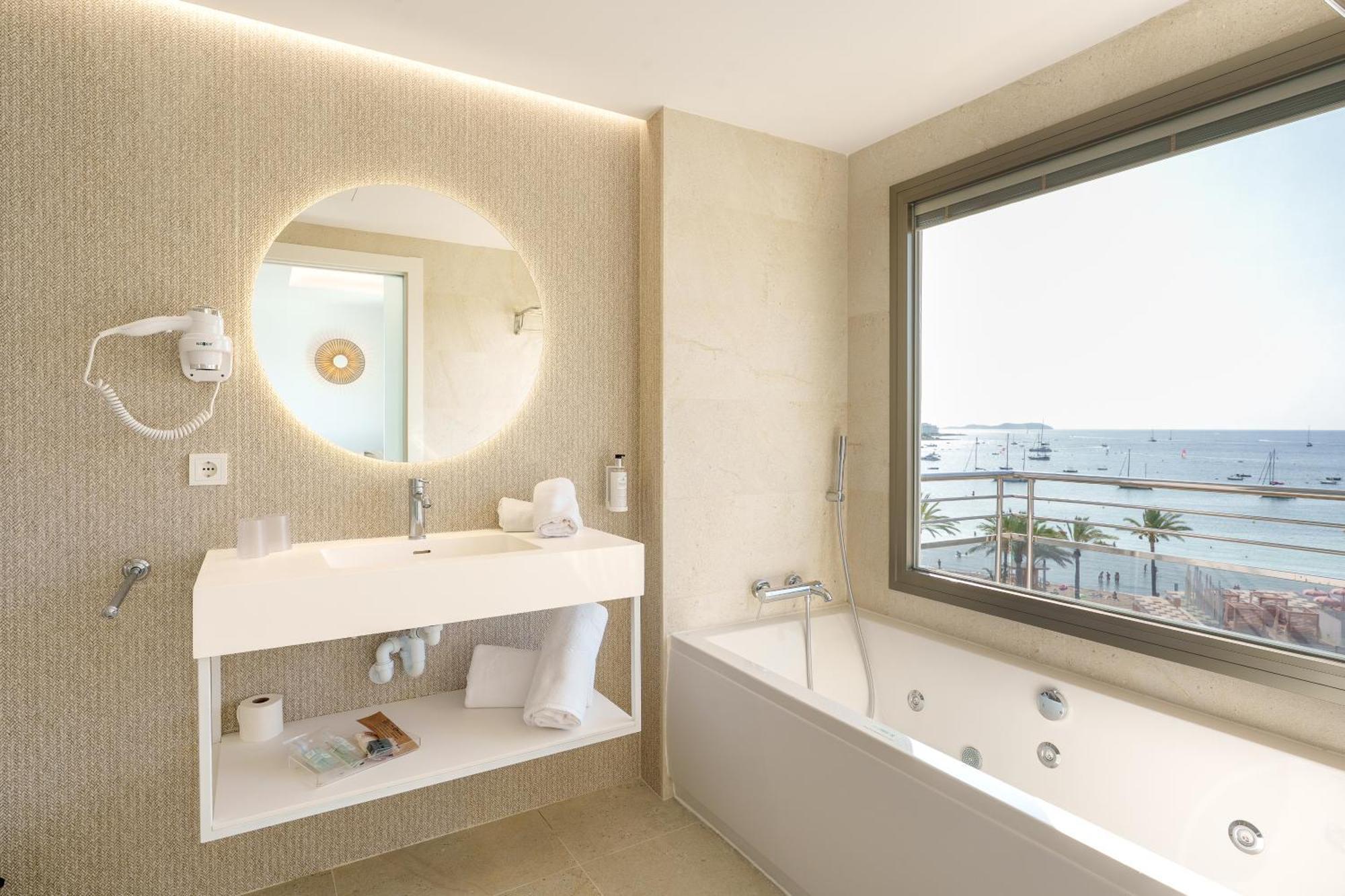 Superior Double or Twin Room Balcony Sea View