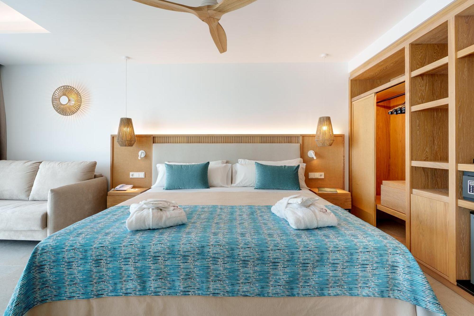 Superior Double or Twin Room Balcony Sea View