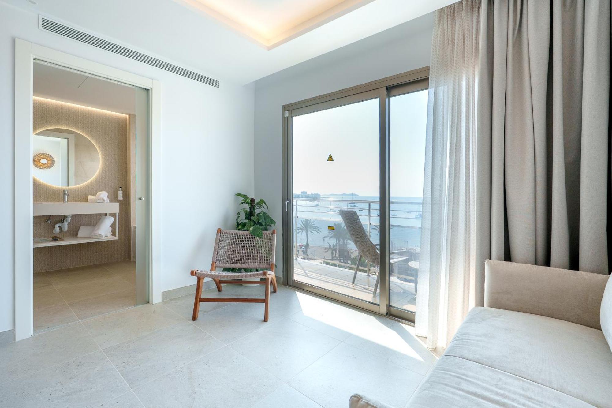 Superior Double or Twin Room Balcony Sea View