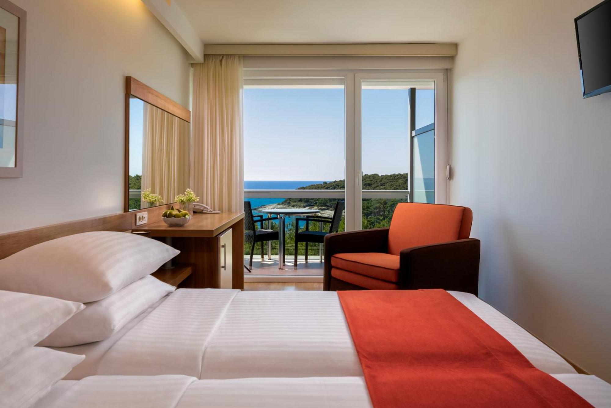Standard Zweibettzimmer mit Zustellbett, Meerseite und Balkon