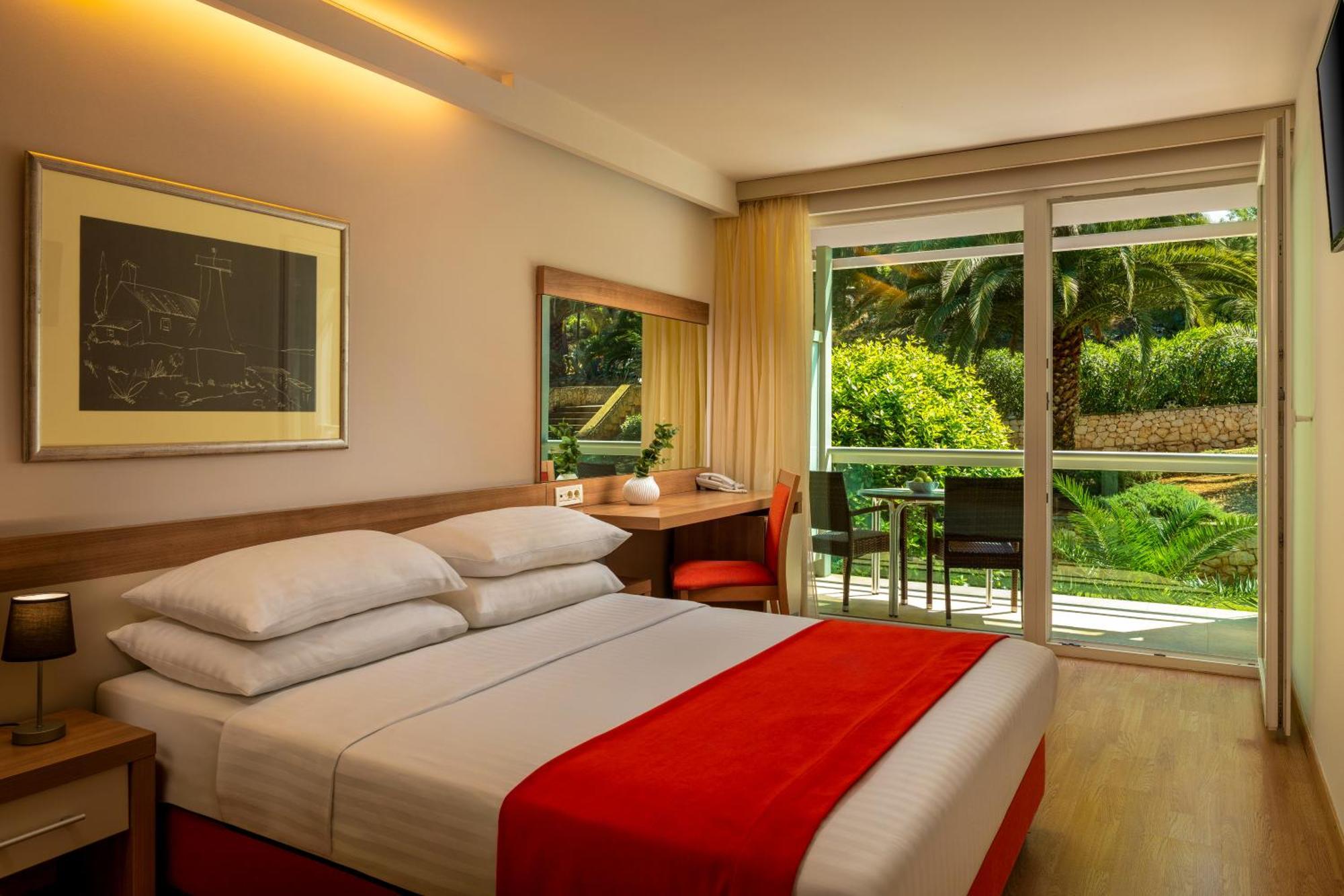 Standard Double or Twin Room Balcony