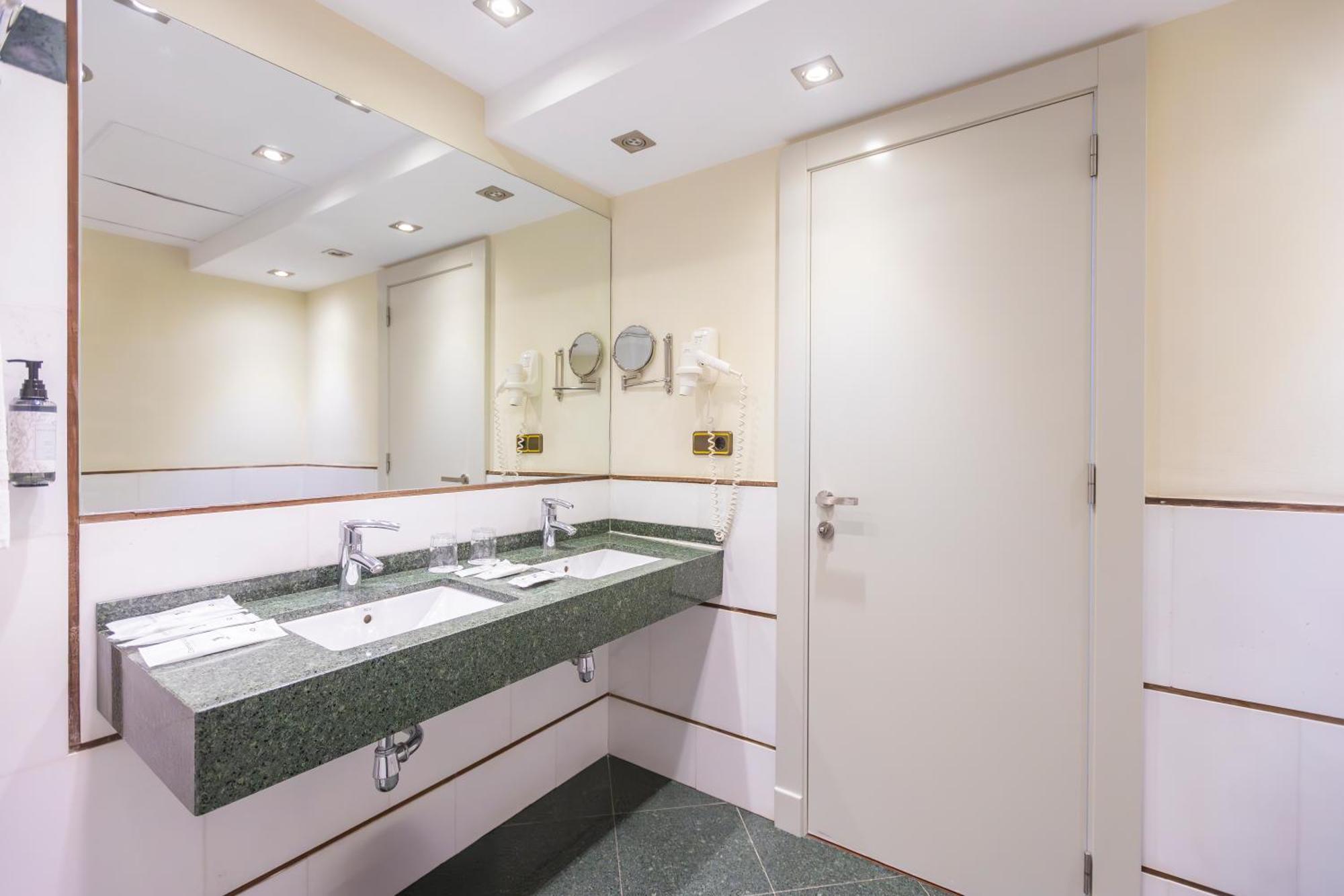 Junior Suite,1681719920:JPEG