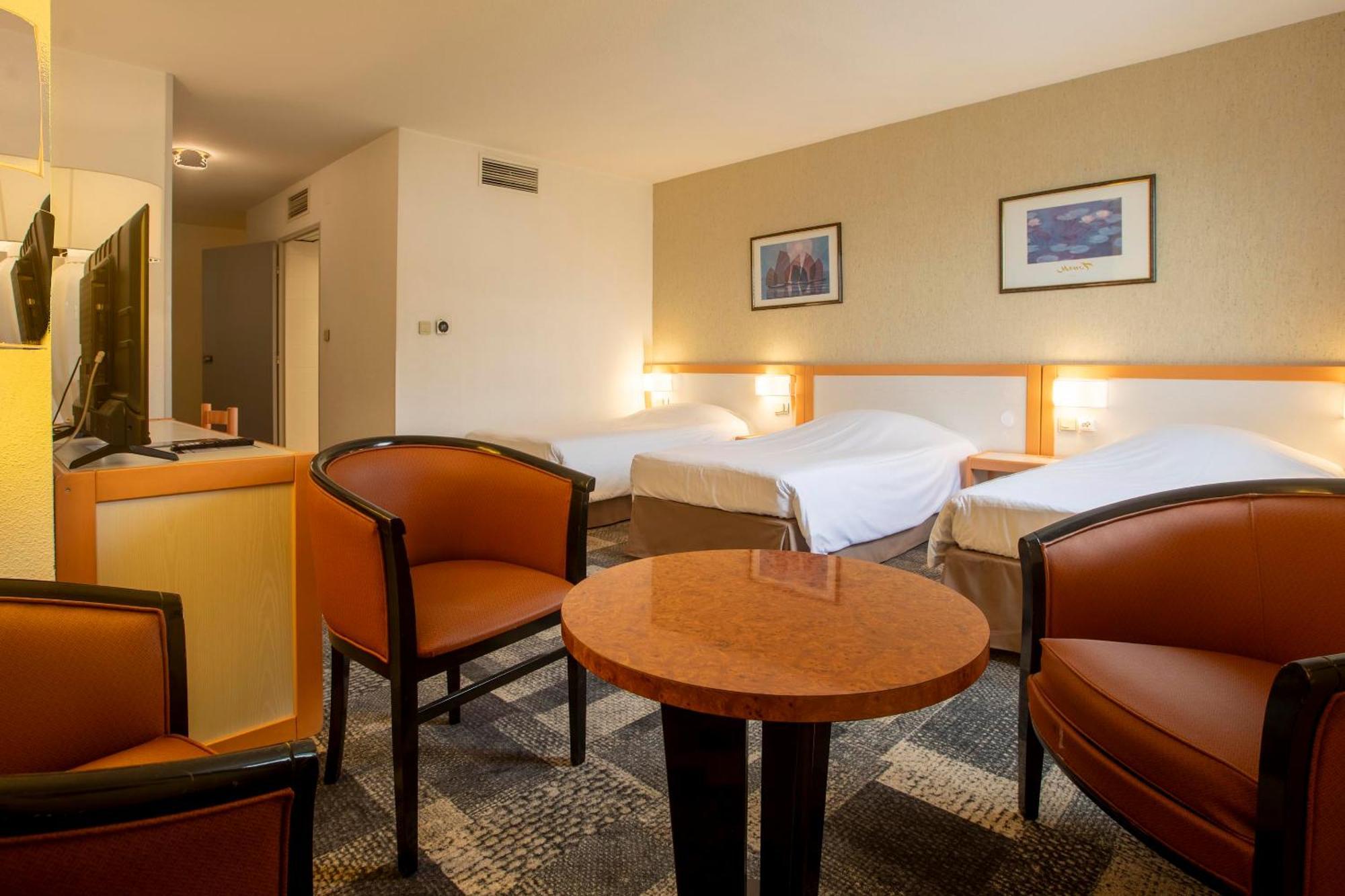 Triple Room
