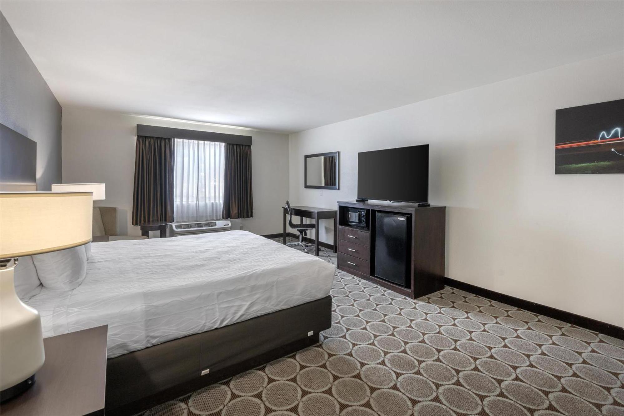 Queen Room Mobility Access