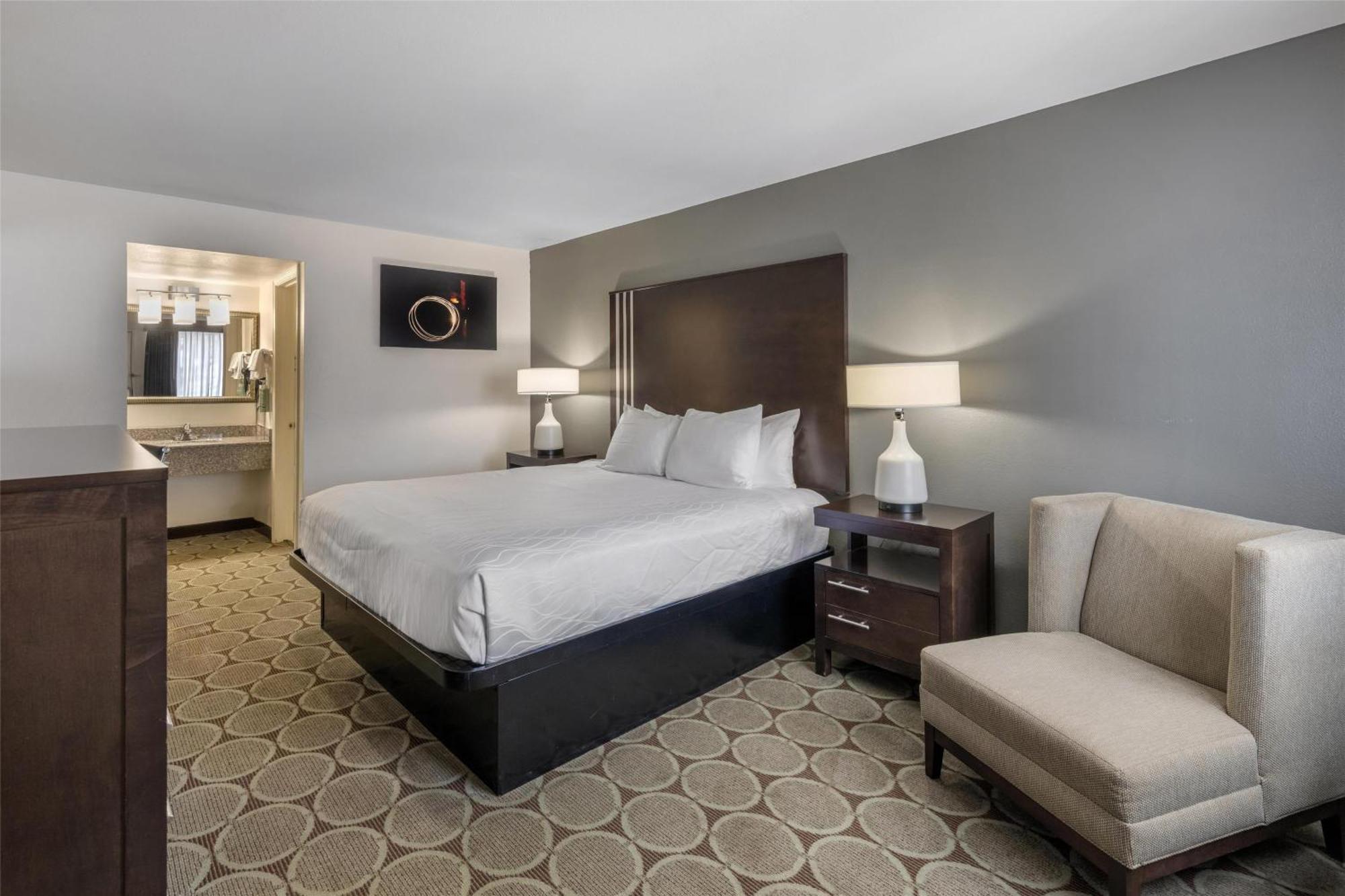 Queen Room Mobility Access