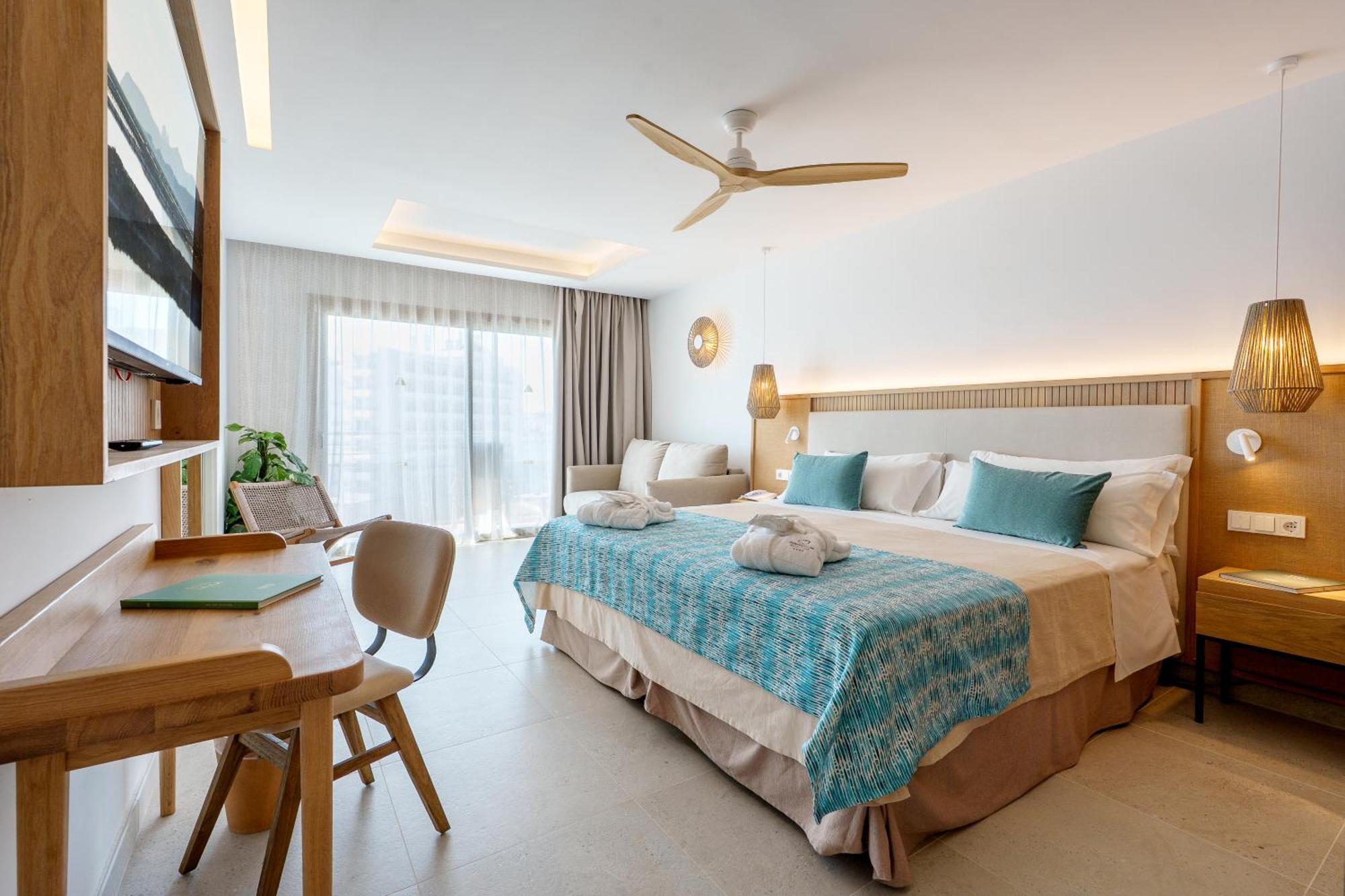 Superior Double or Twin Room Balcony Sea View