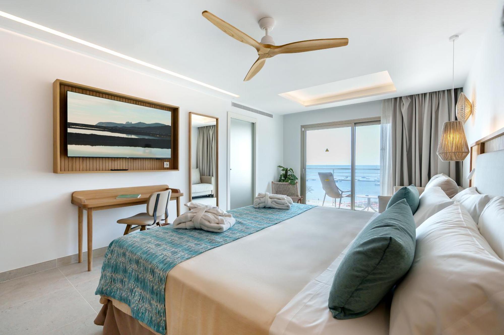 Superior Double or Twin Room Balcony Sea View