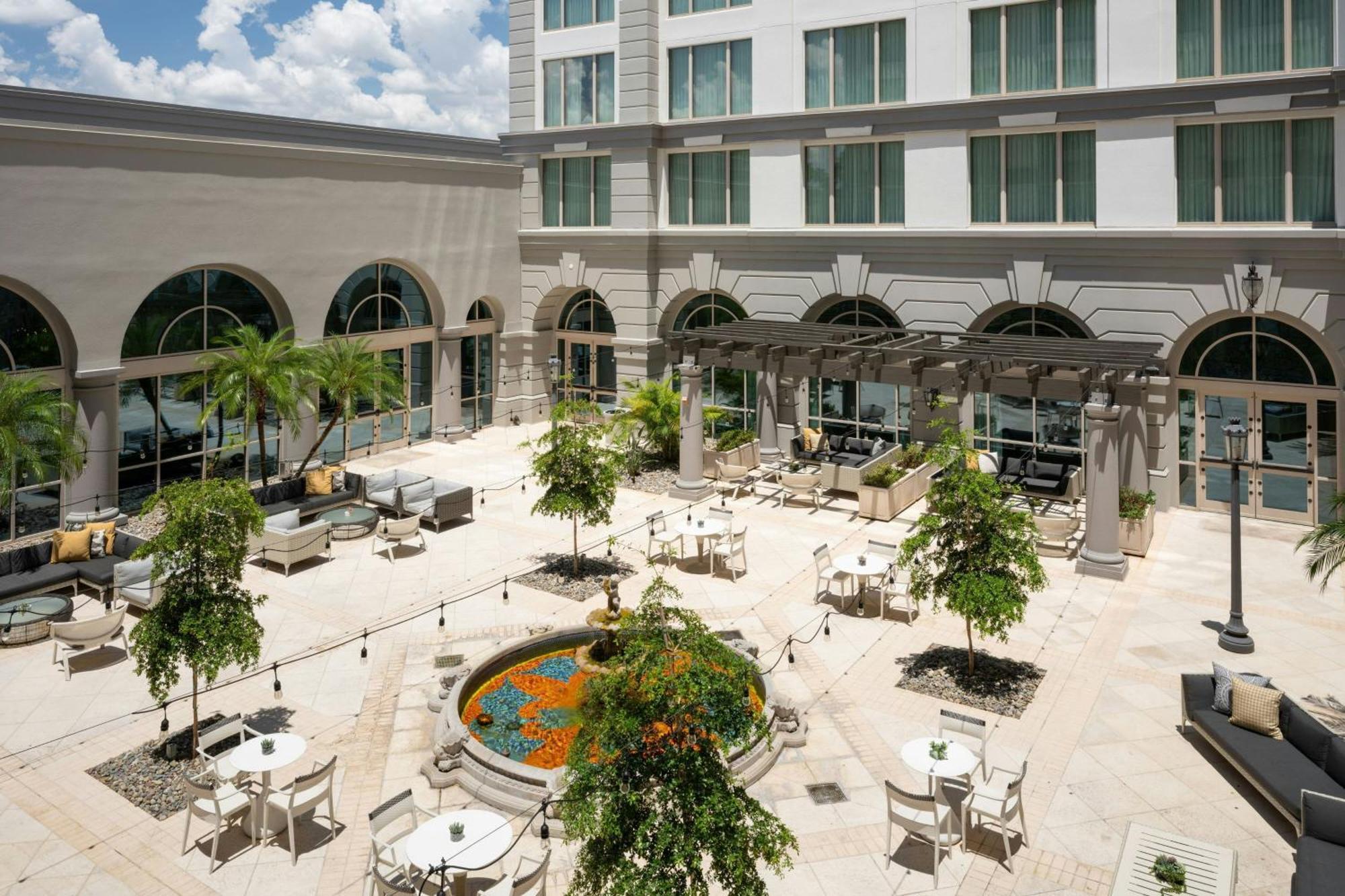 Two Queen Beds Courtyard View