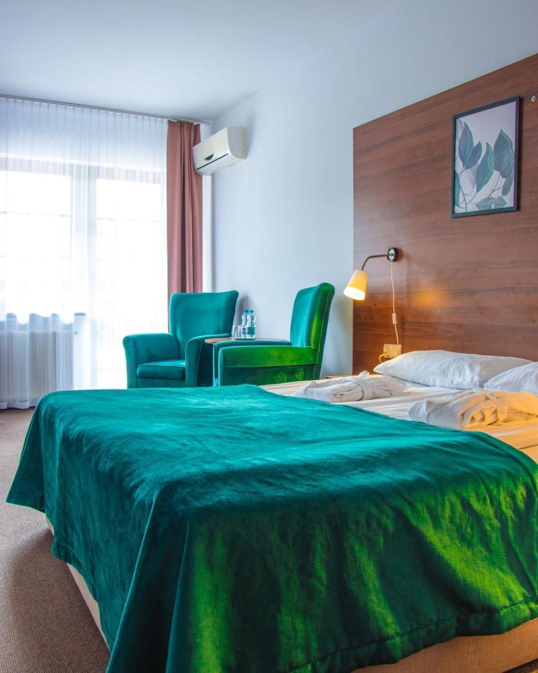 Doppel- oder Zweibettzimmer