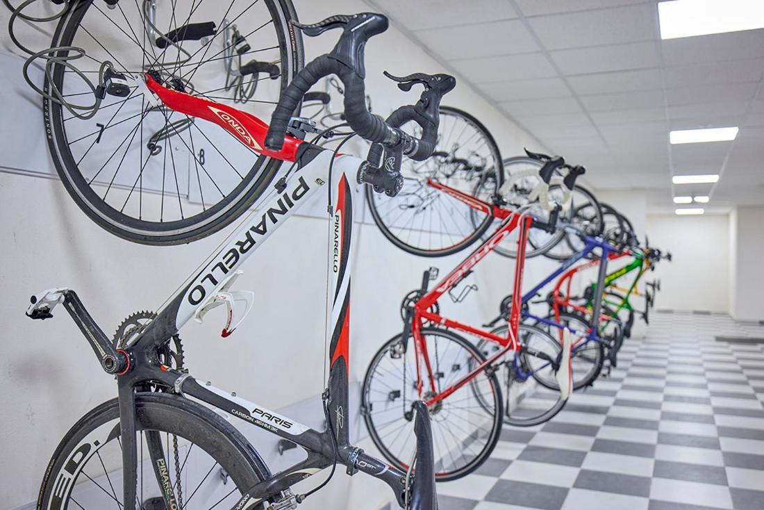 Tweepersoonskamer met 2 Aparte Bedden en Balkon - Fiets-Arrangement