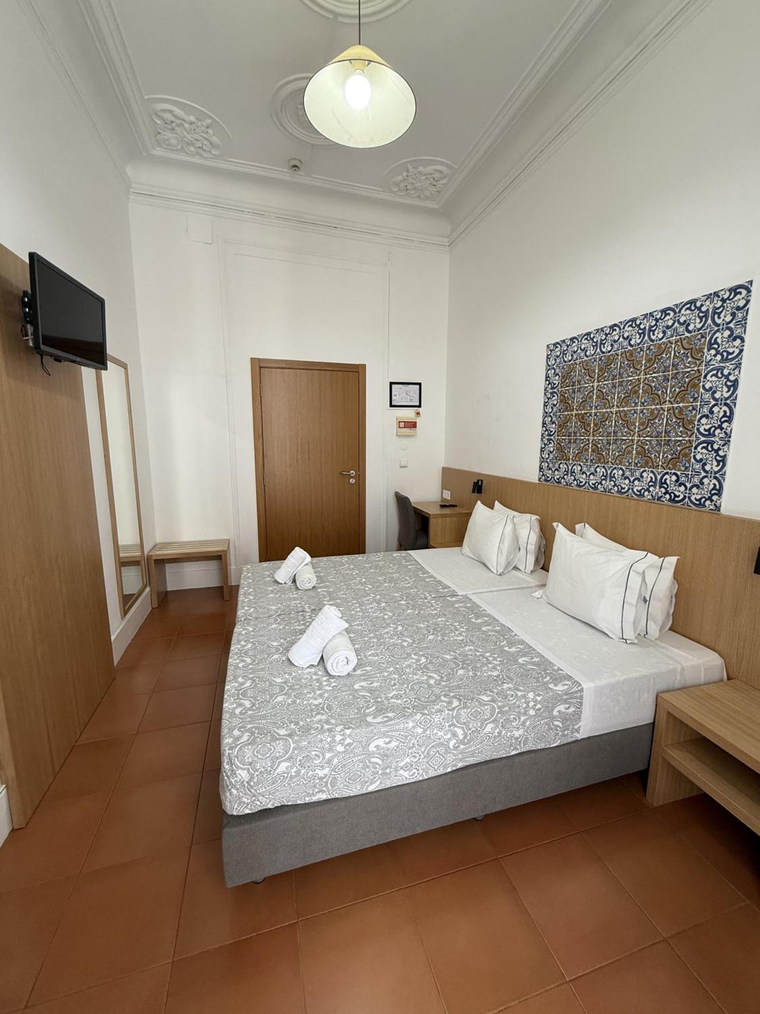 Double or Twin Room Private Bathroom