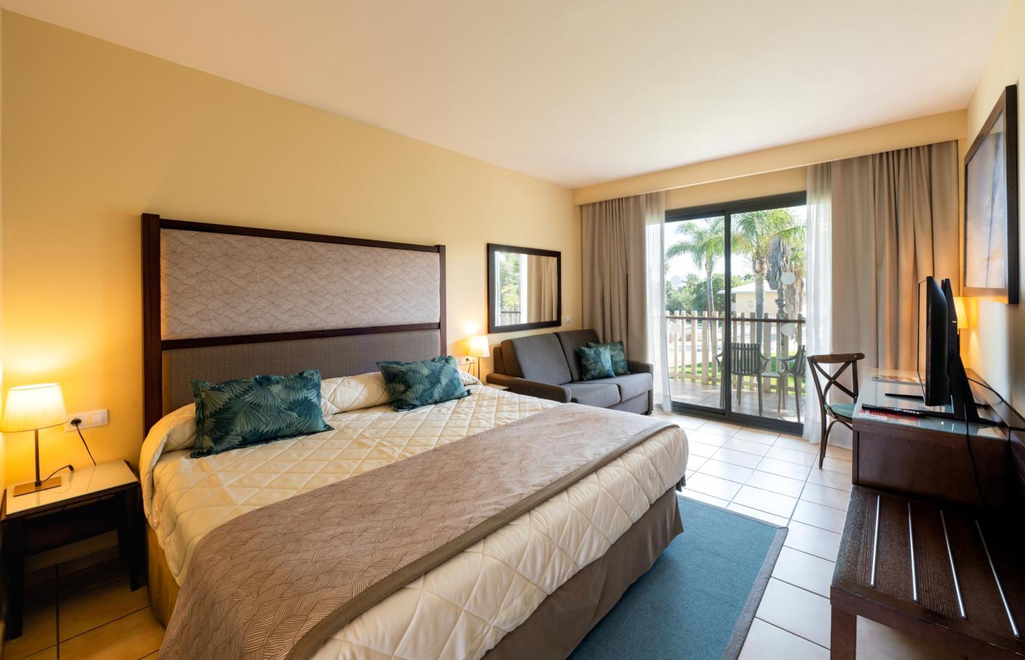Standard Room Access to PortAventura Park 1 access to Ferrari Land