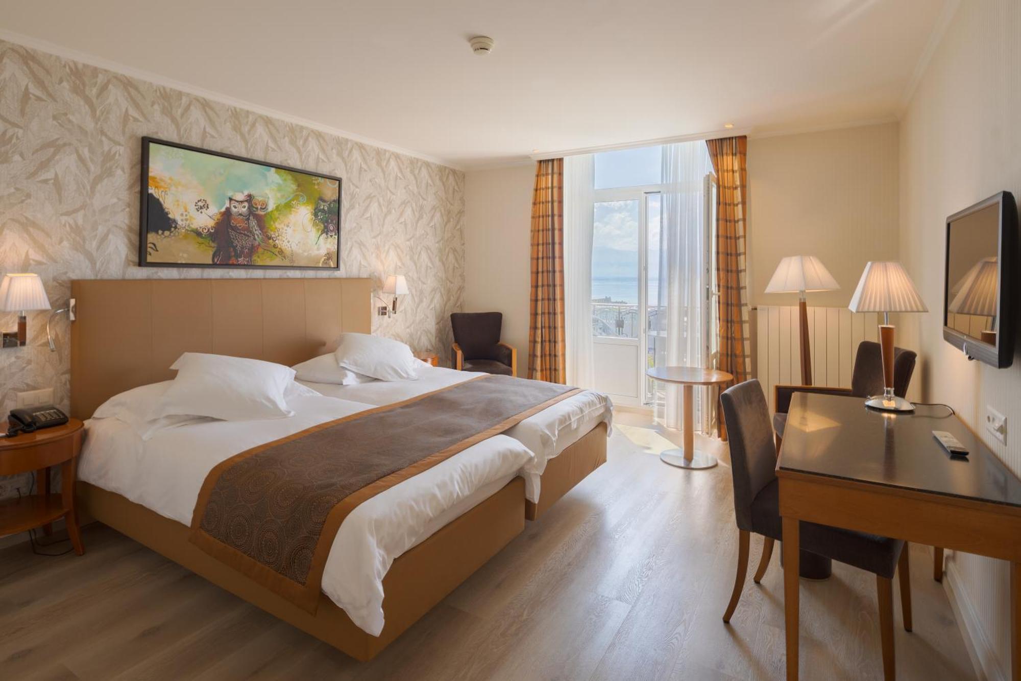 Double Room Lake View