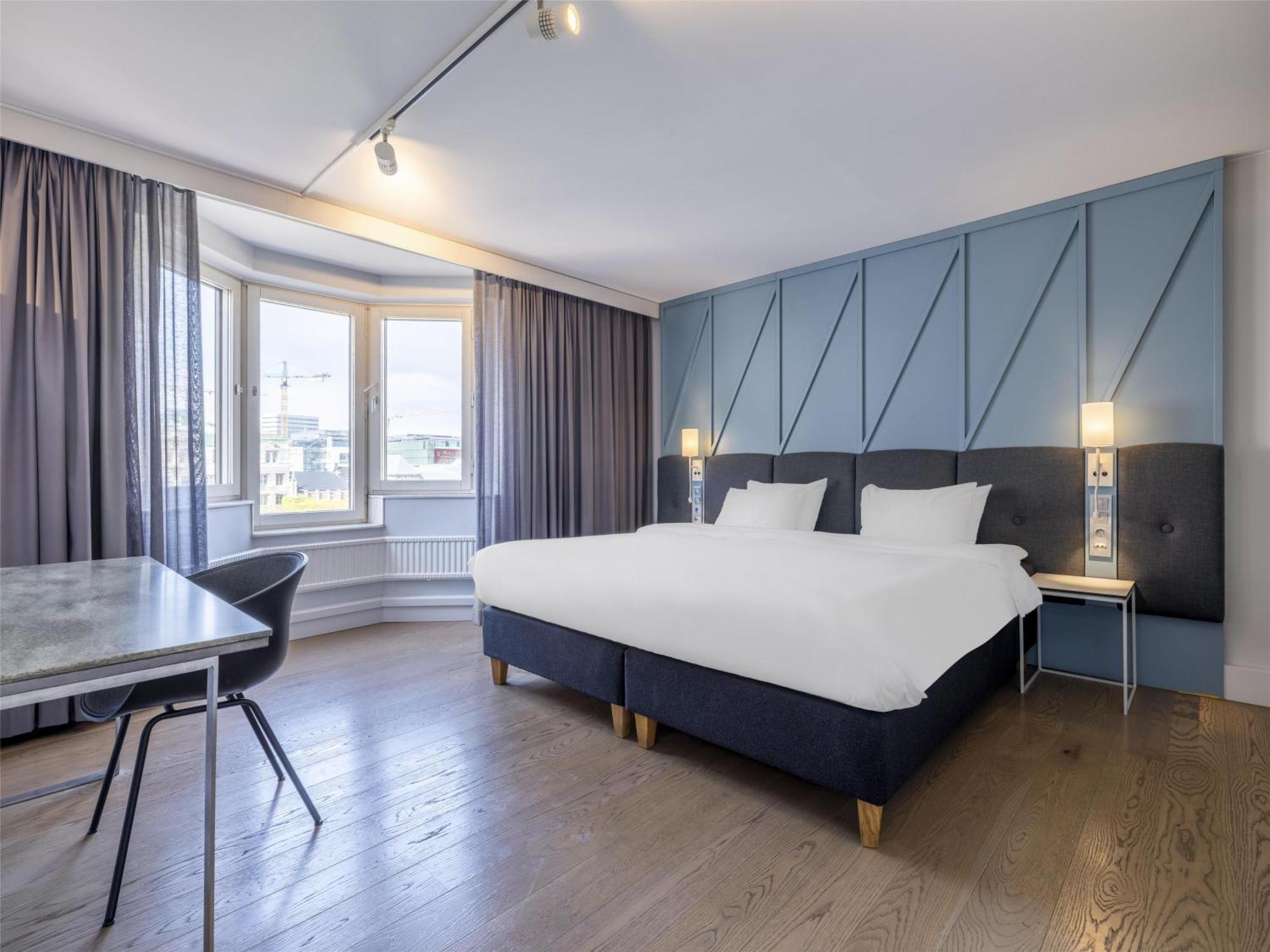 Junior Suite min 25 years of age acceptable