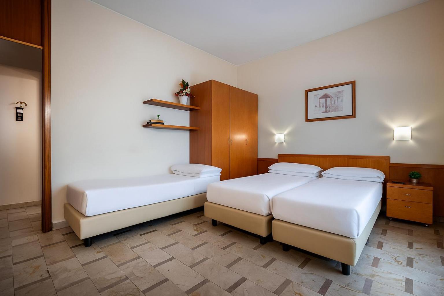 Triple Room Kitchenette