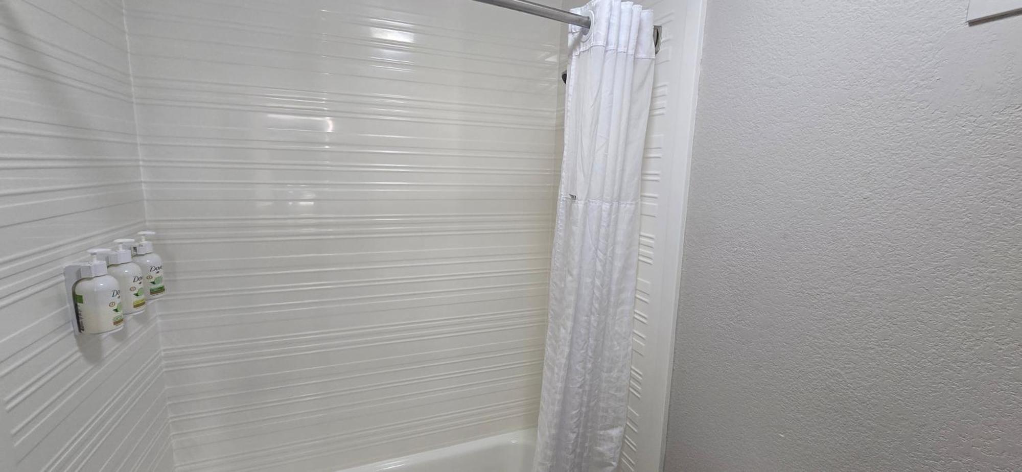 King Room Bath Tub Mobility or Hearing Accessible Non-Smoking