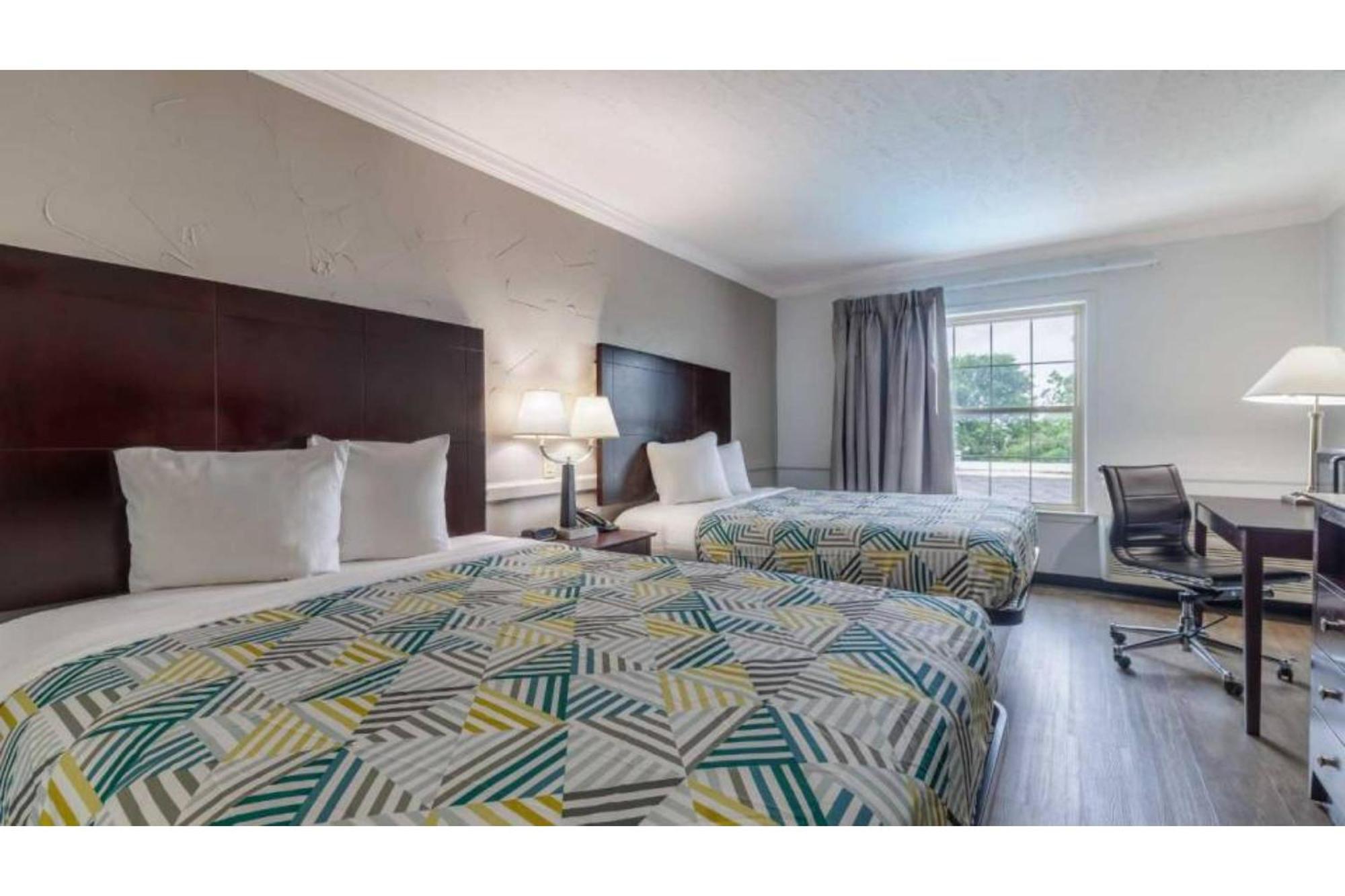 Queen Room Two Queen Beds Disability Access Smoking