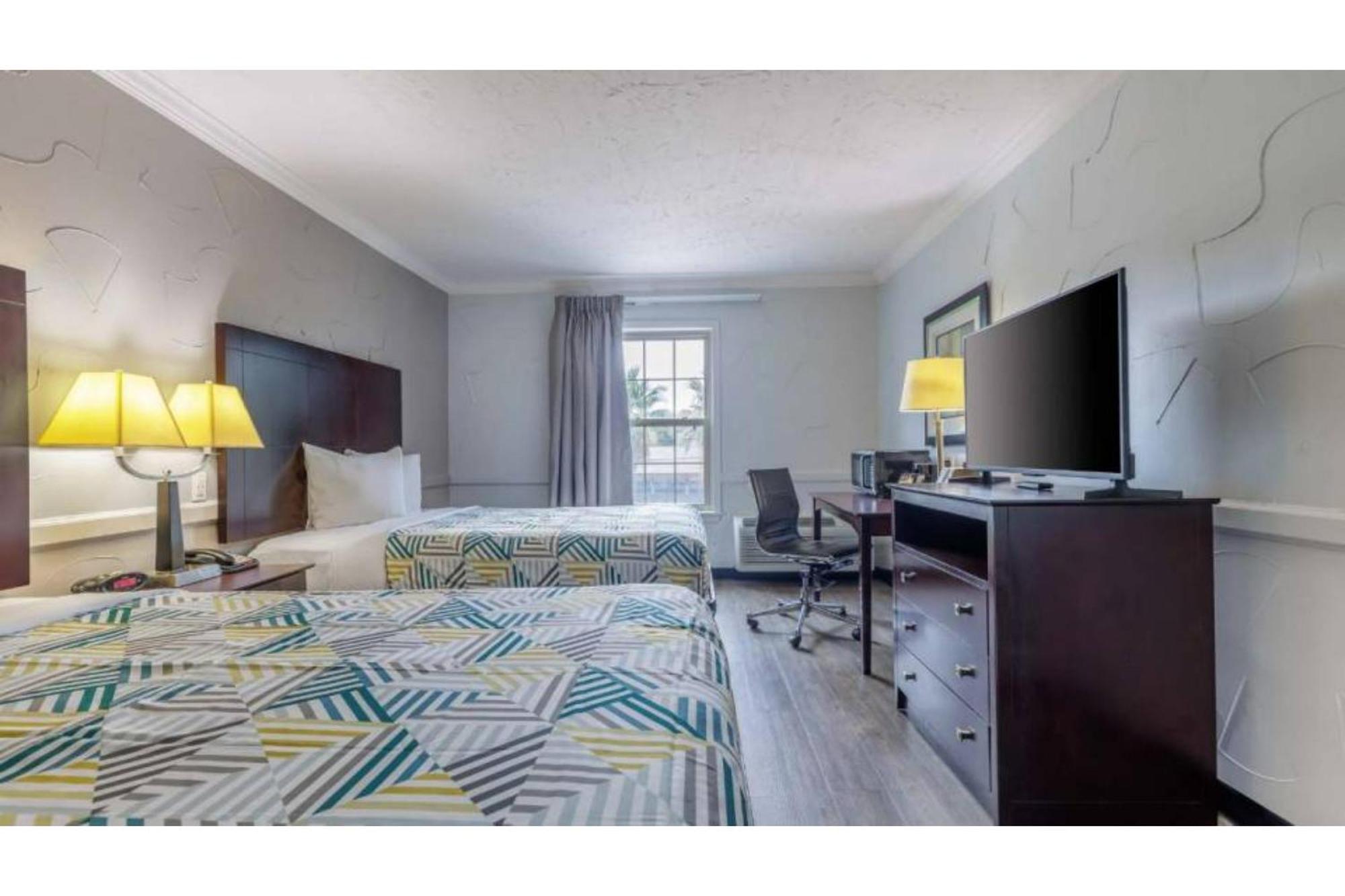 Queen Room Two Queen Beds Disability Access Smoking