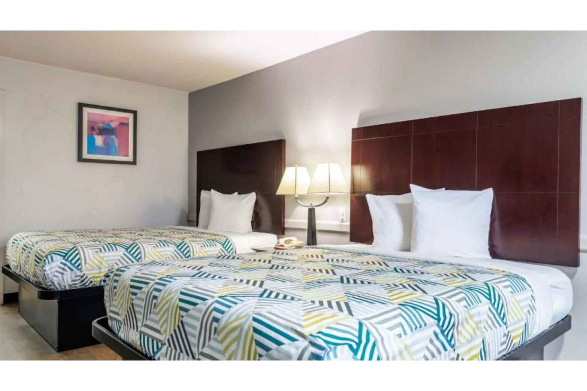 Queen Room Two Queen Beds Disability Access Non-Smoking
