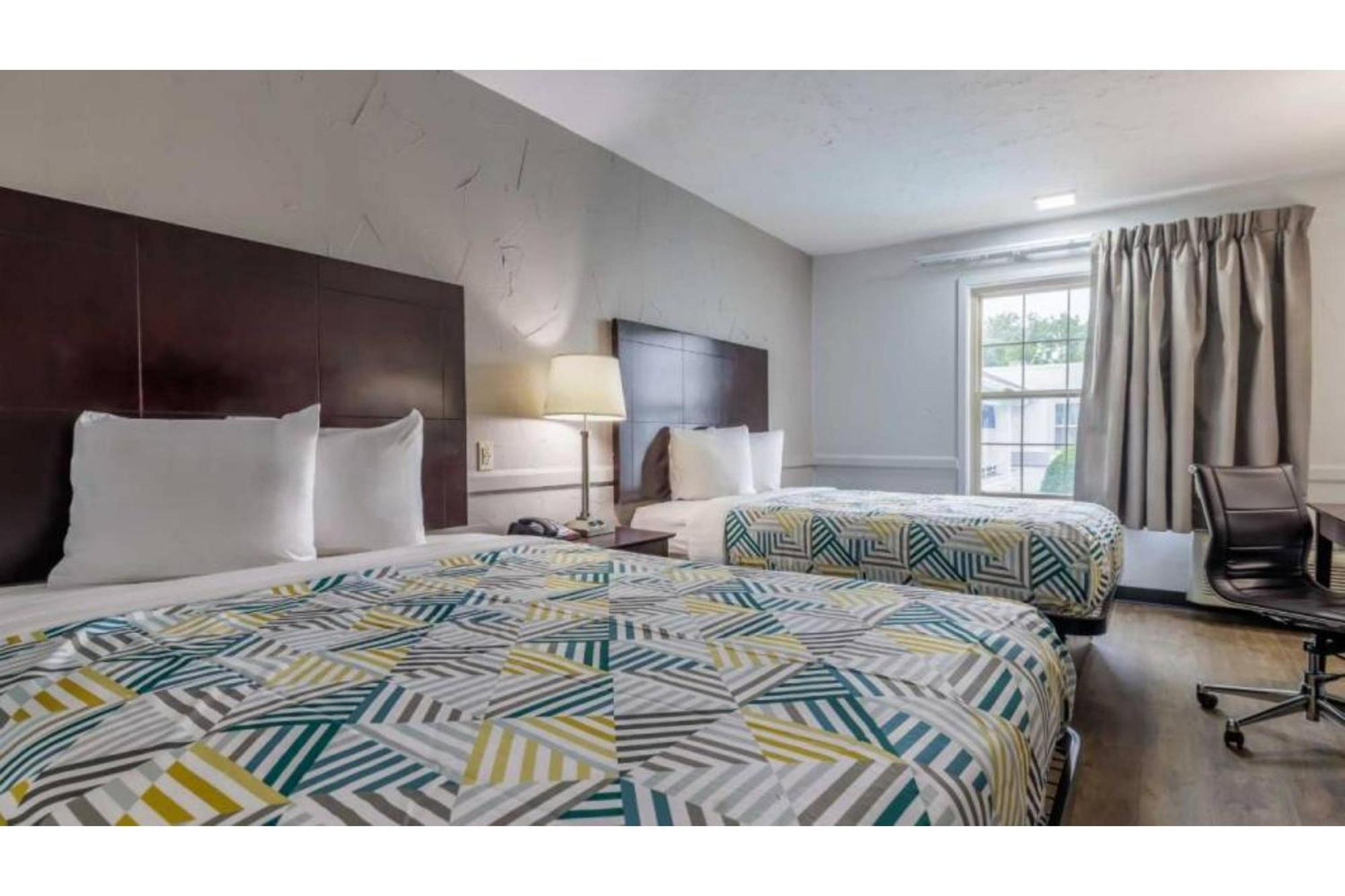 Queen Room Two Queen Beds Disability Access Smoking