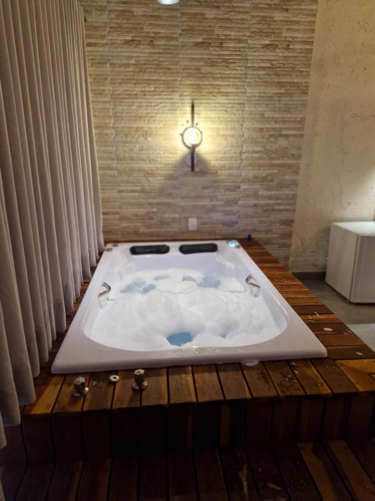 Queen Room Spa Bath