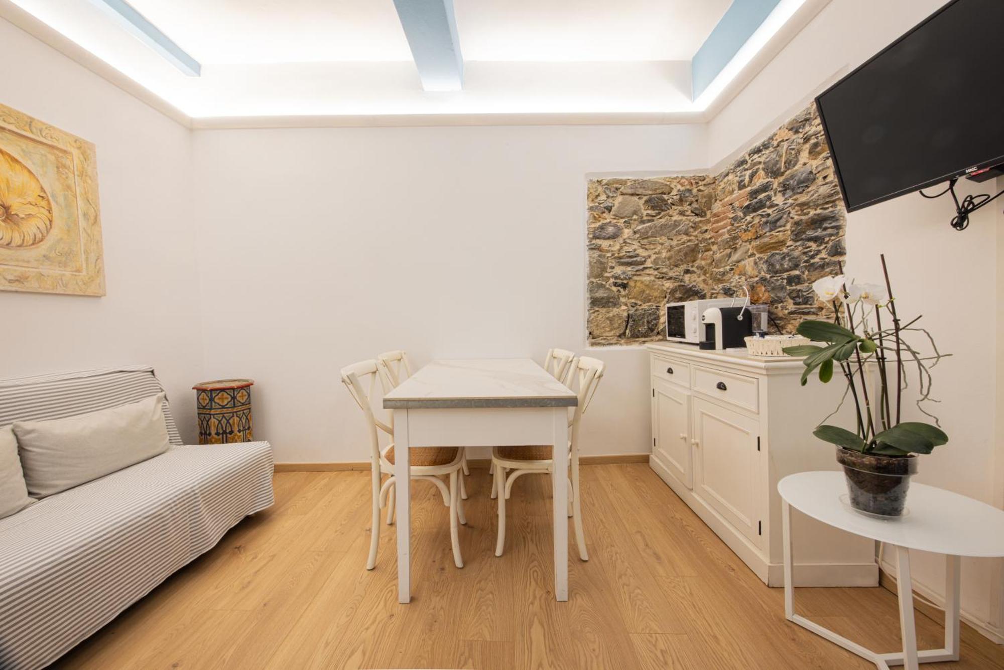 Two-Bedroom Deluxe Apartment