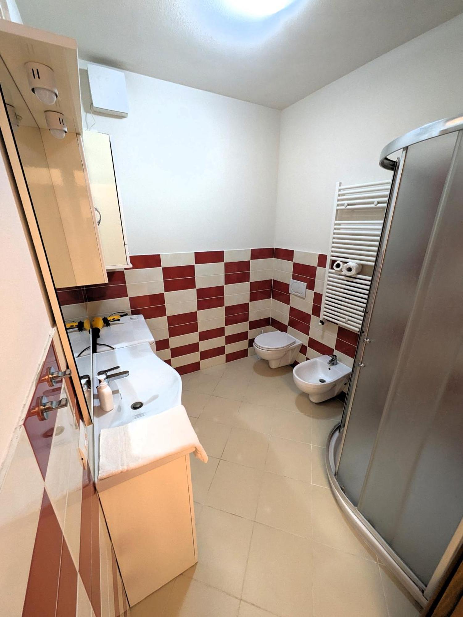 Double Room Private Bathroom
