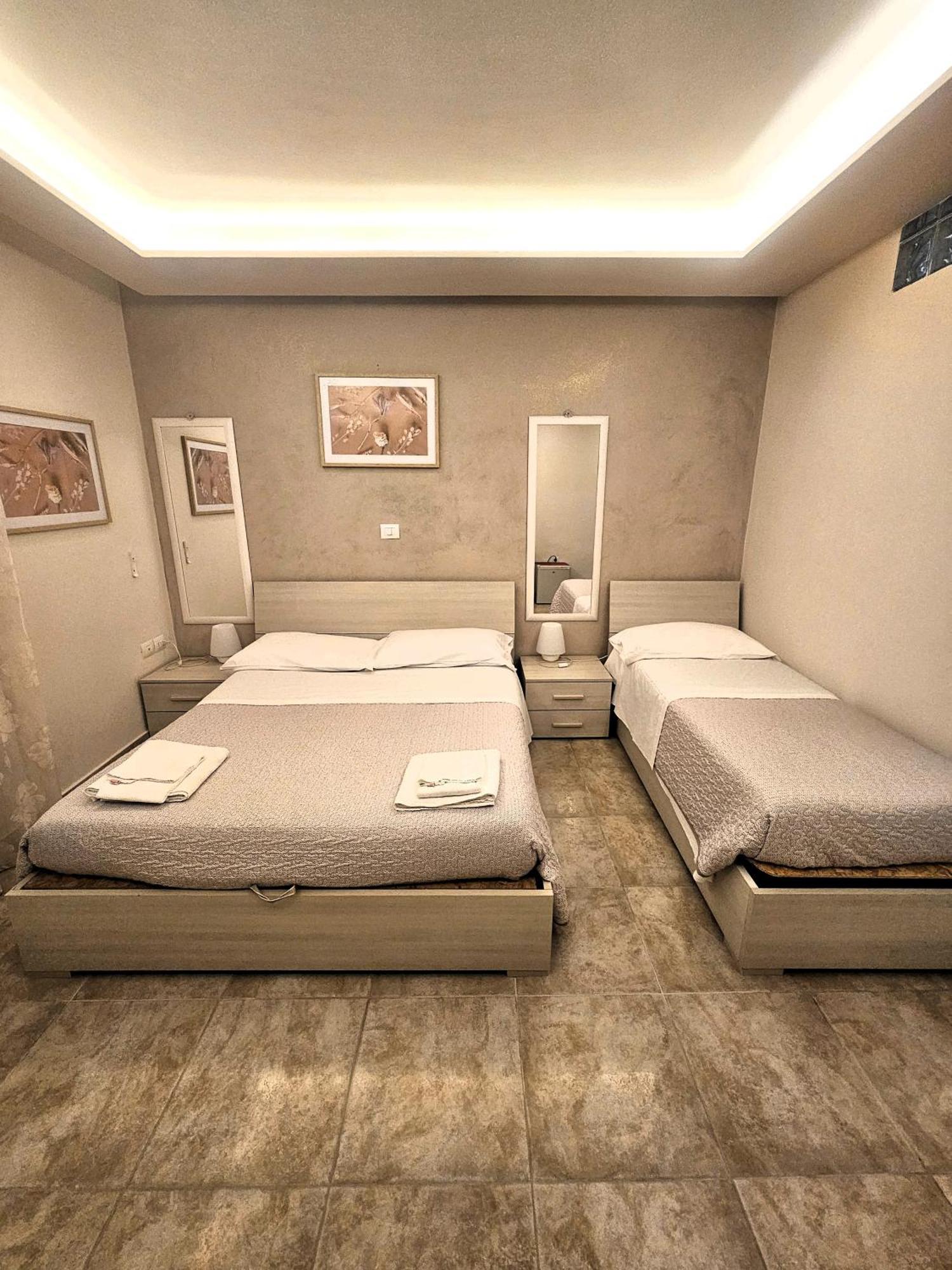 Double Room Private Bathroom