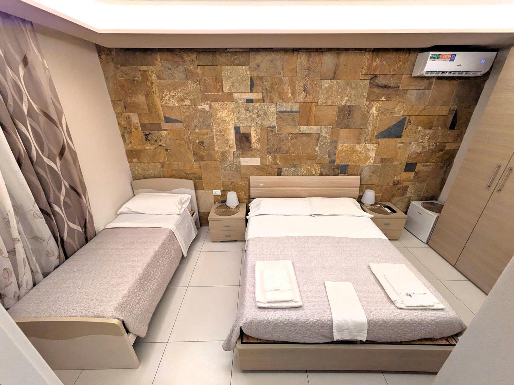 Double Room Private Bathroom