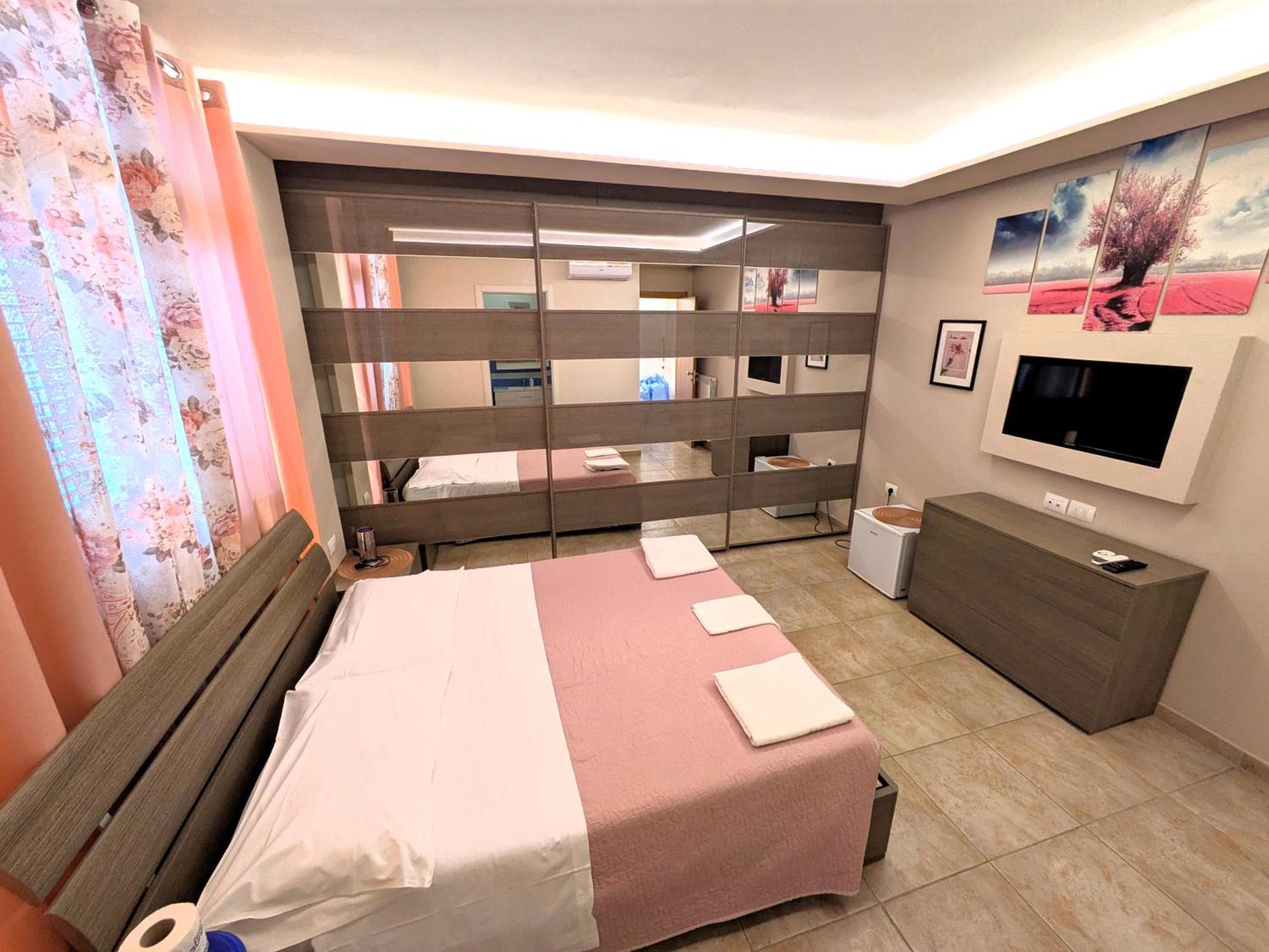 Double Room Private Bathroom