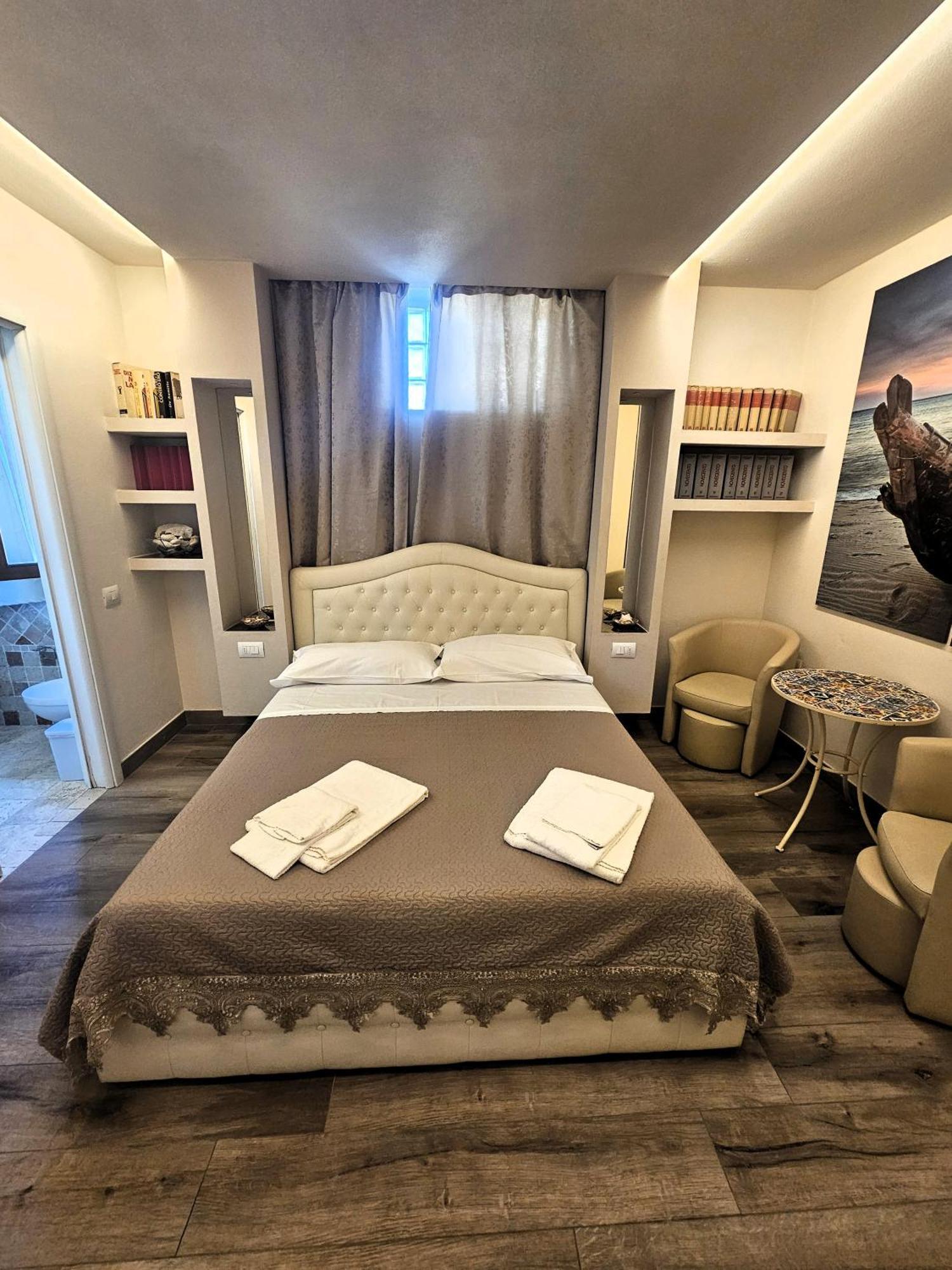 Double Room Private Bathroom