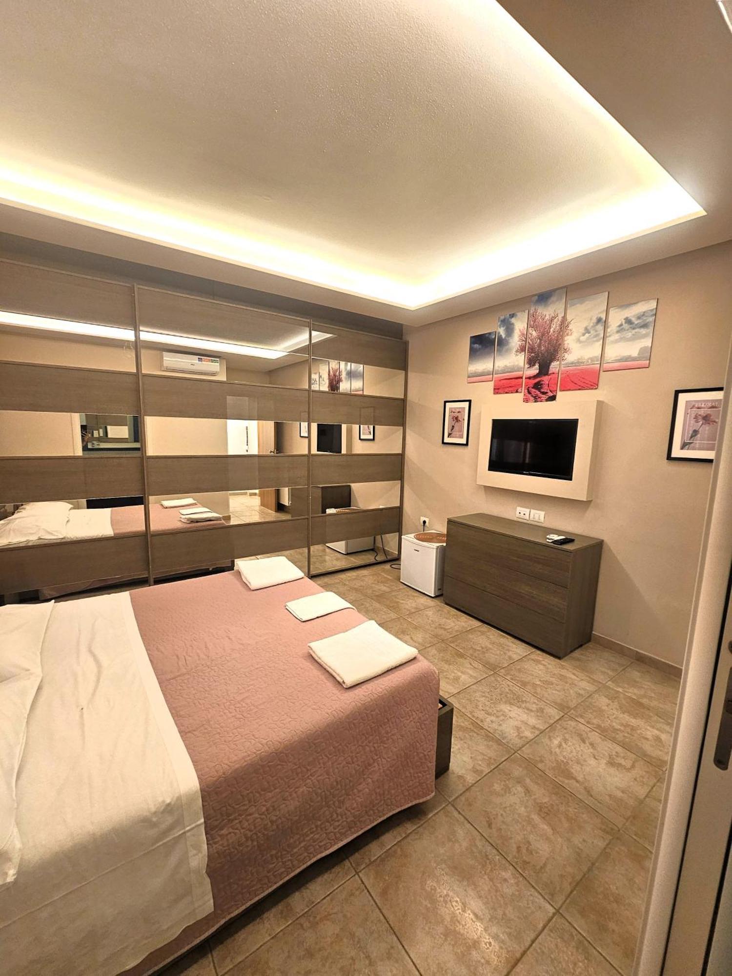 Double Room Private Bathroom