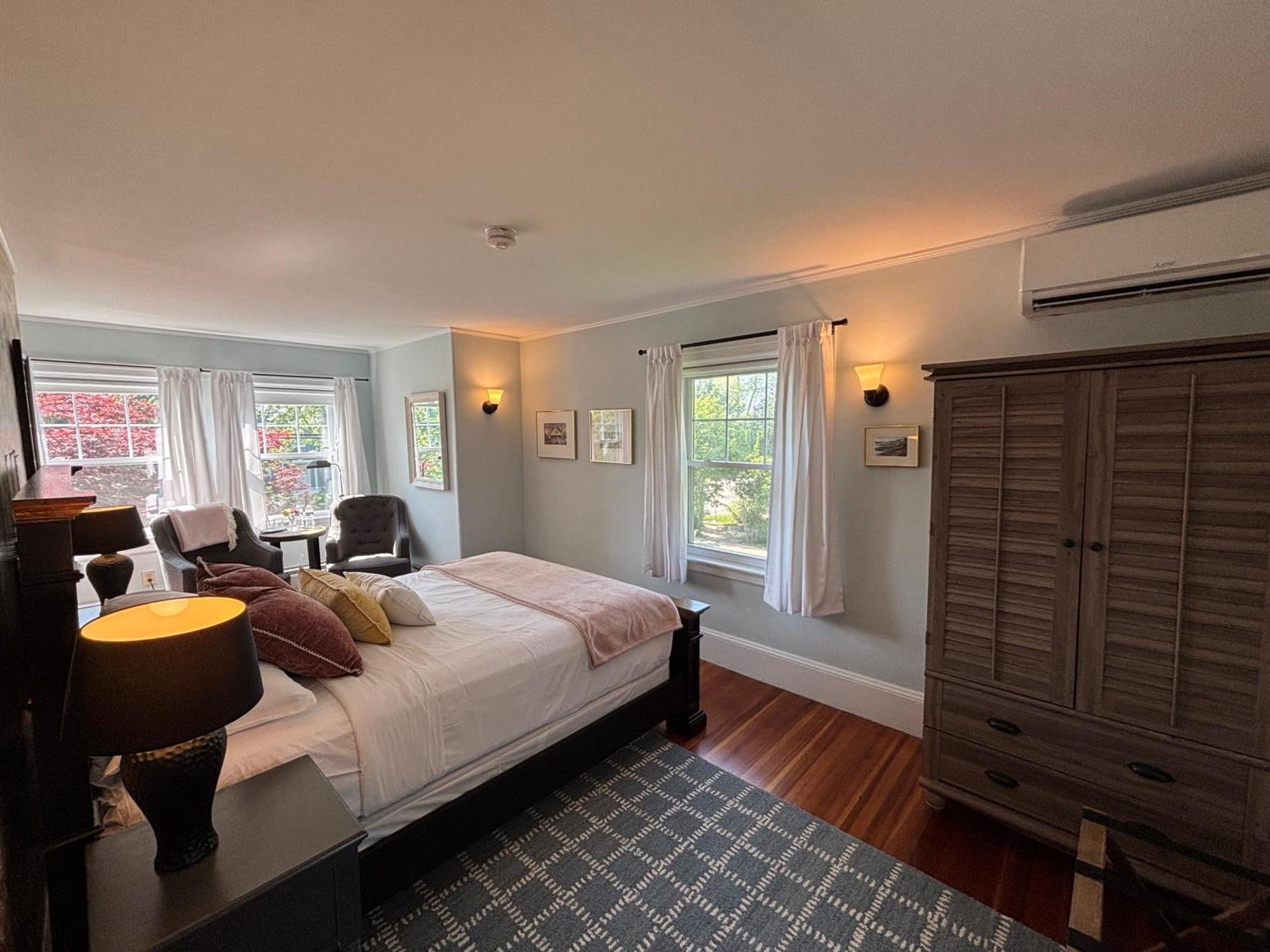 Queen Room