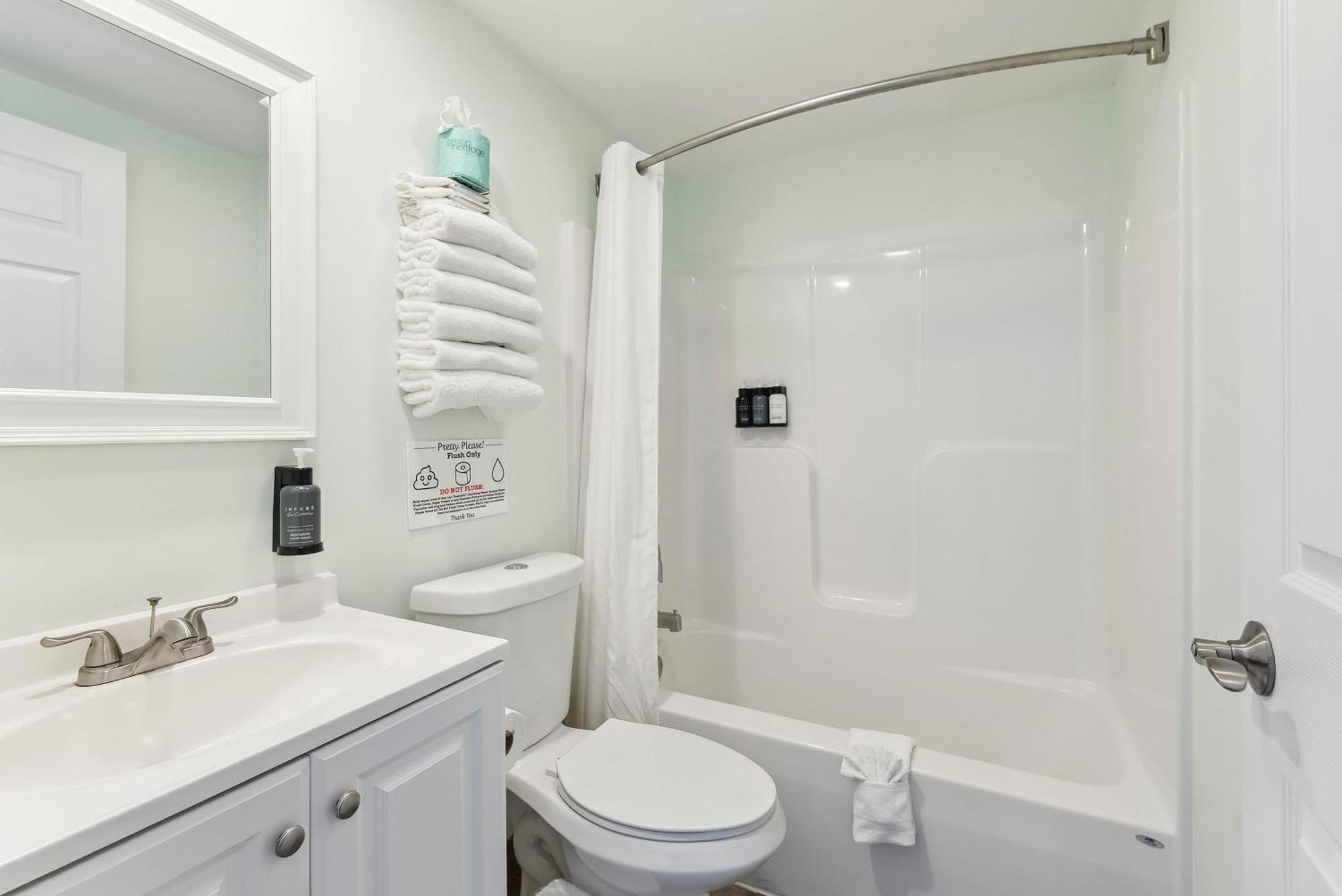 Single Queen Room