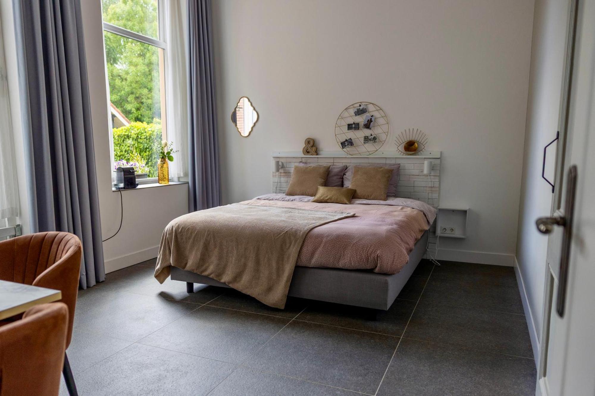 Double Room Private Bathroom
