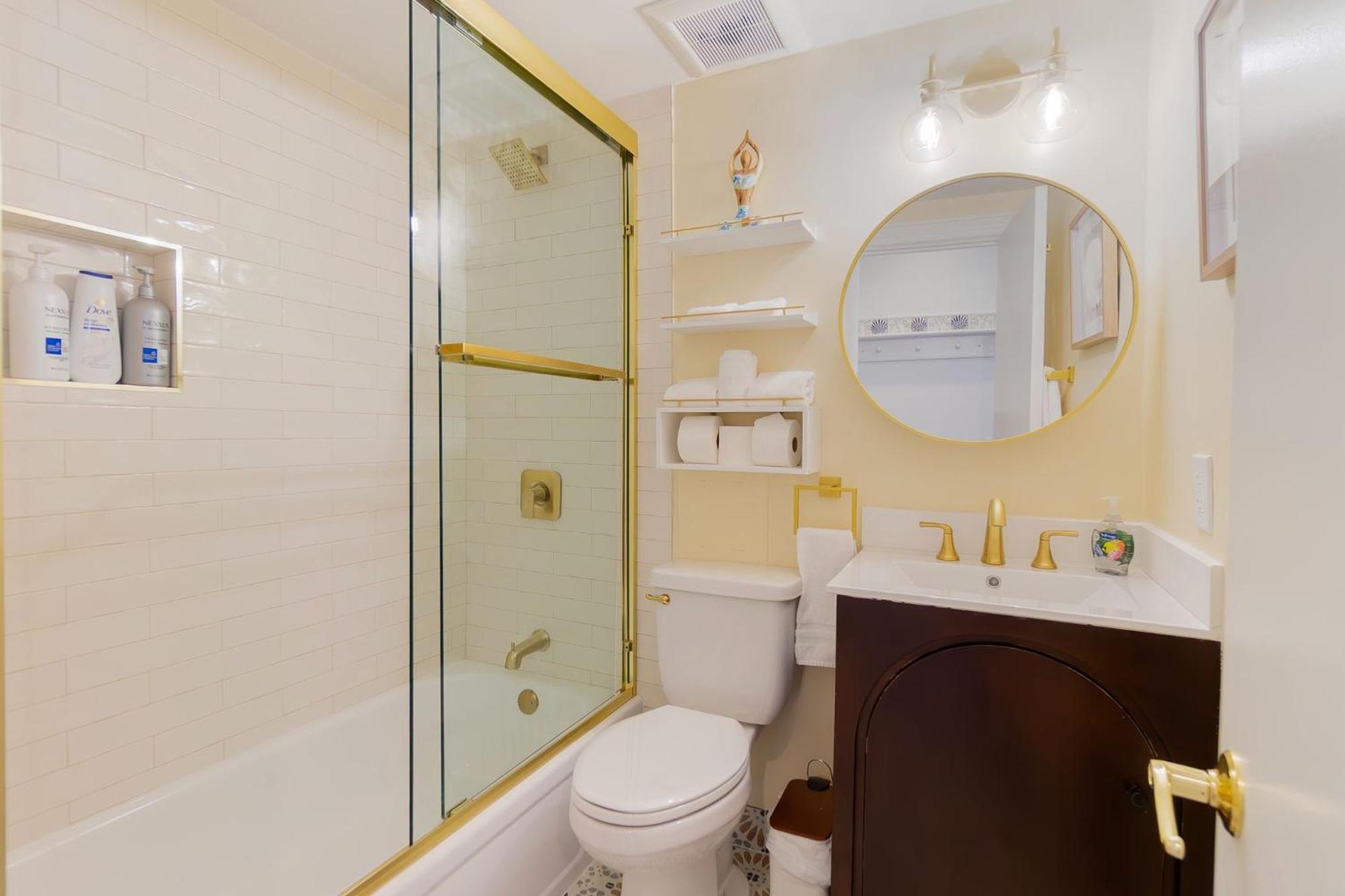Deluxe Studio