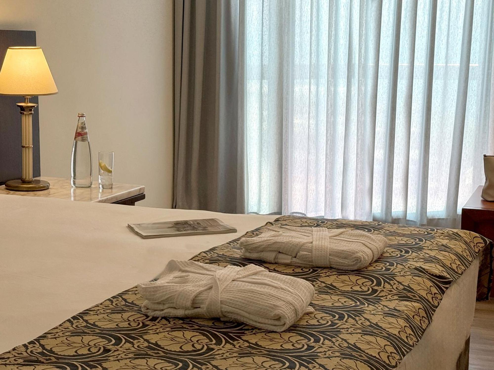 Premier Room Lake View