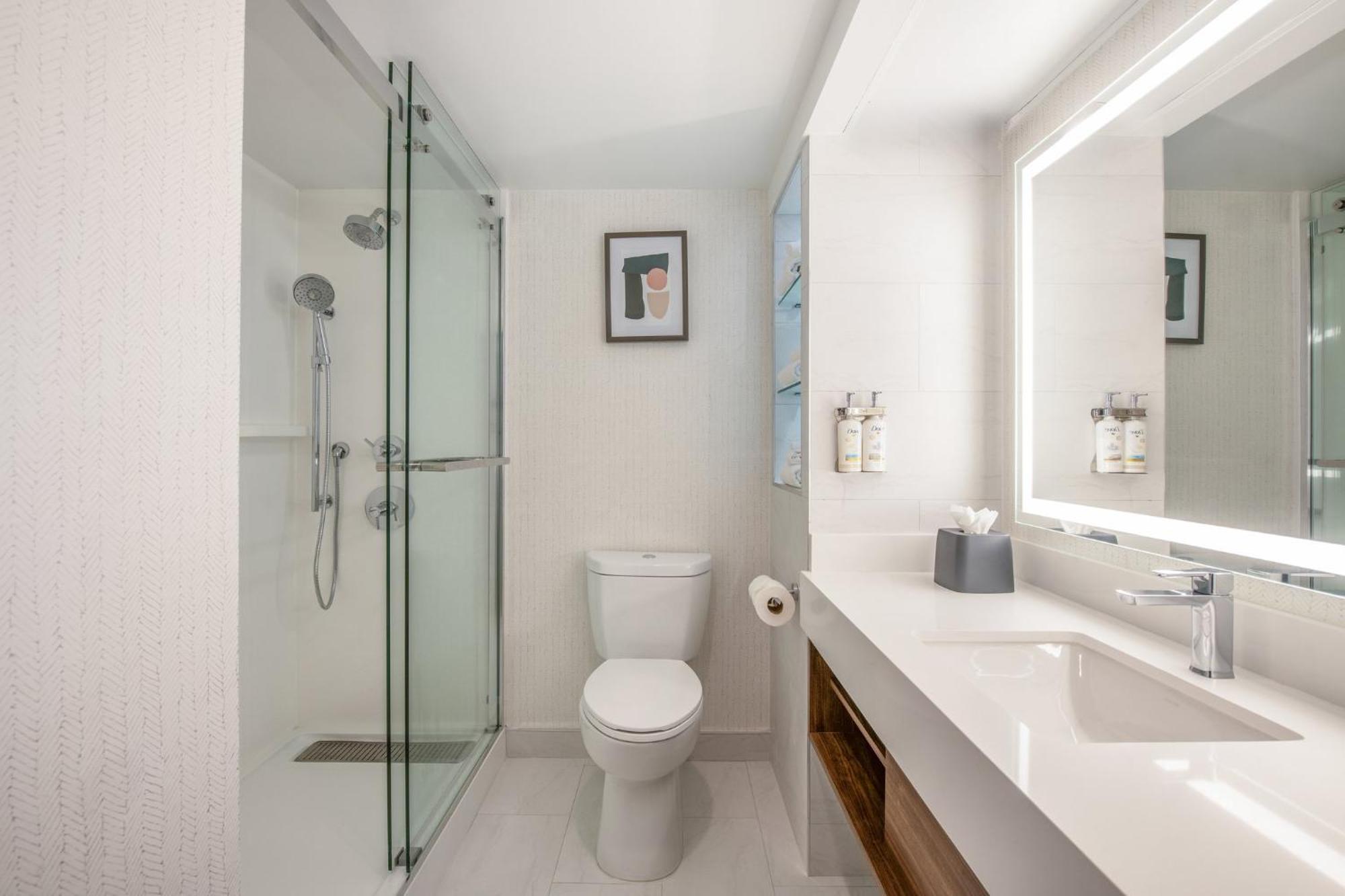 Standard Queen Room with Two Queen Beds - Communications Accessible,1685063122:JPEG