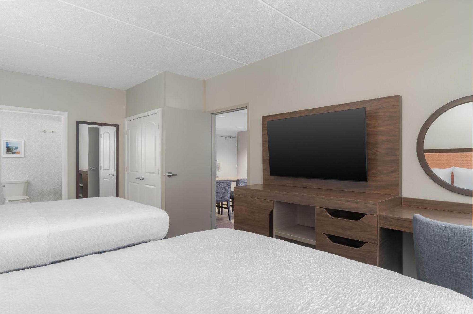 Queen Suite Two Queen Beds Non-Smoking