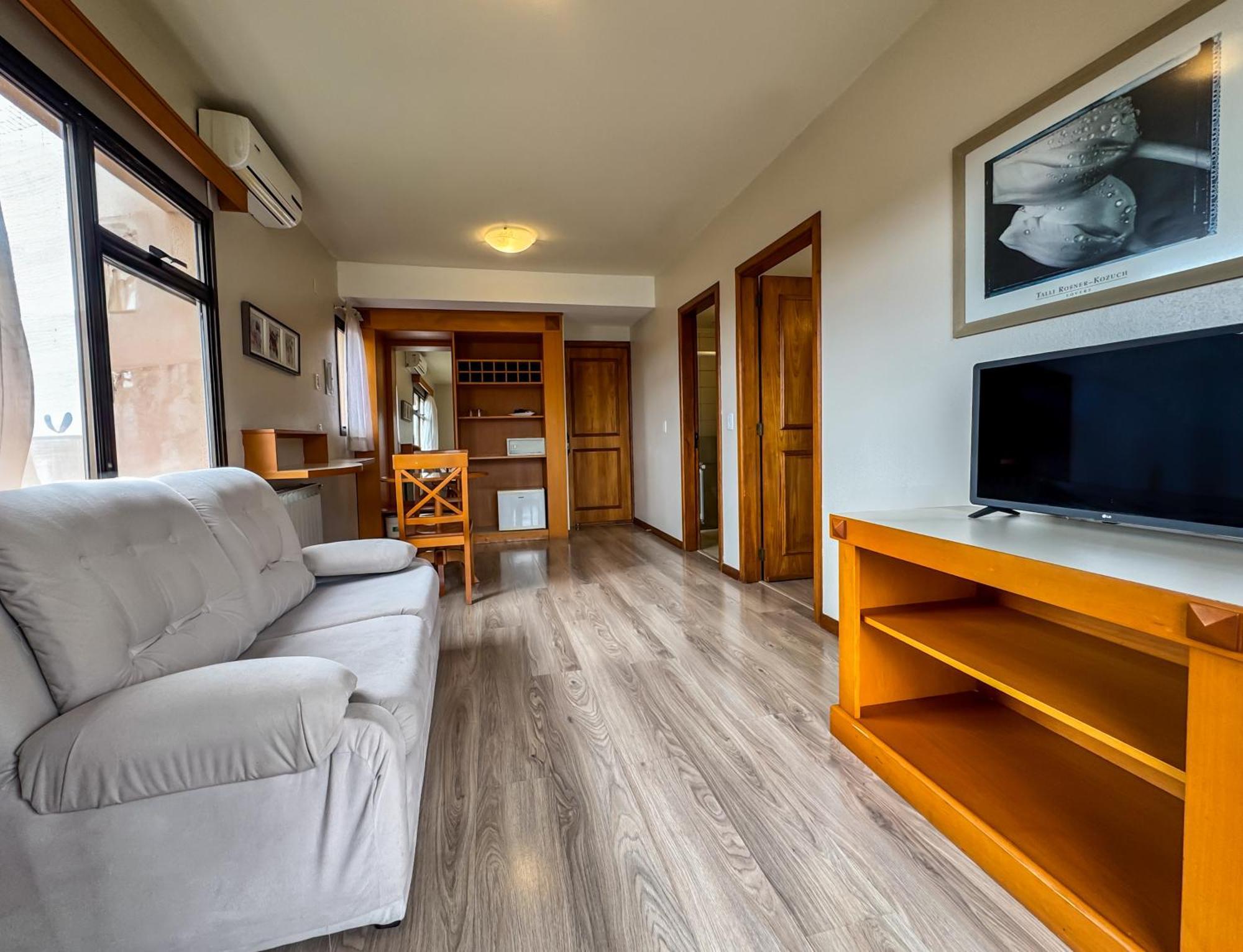 Super Luxo Casal quarto com 1 dormitório sala e 1 banheiro